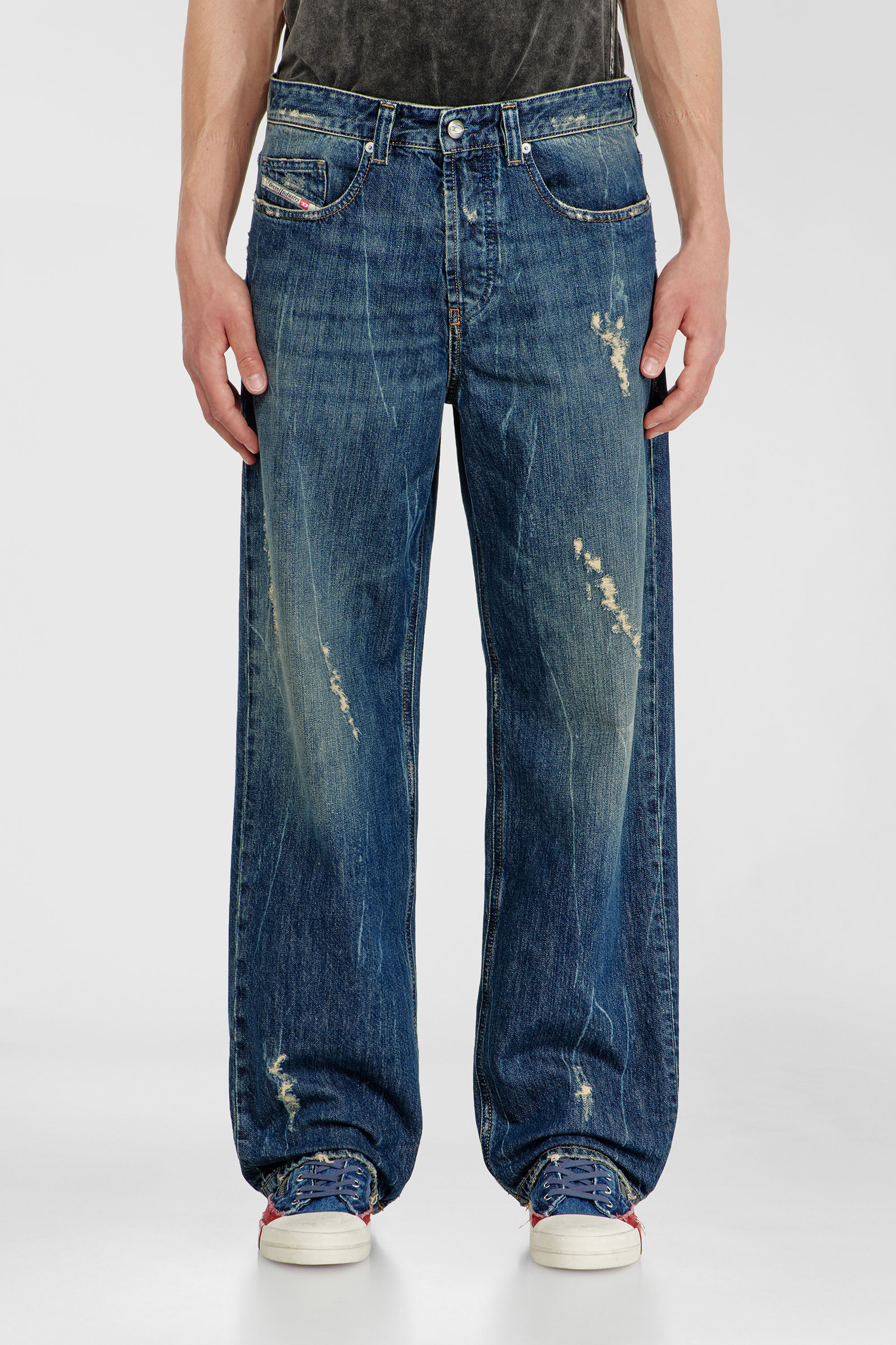 Men's Relaxed Jeans | Low Waist 2001 D-MacroMedium blue | Diesel US