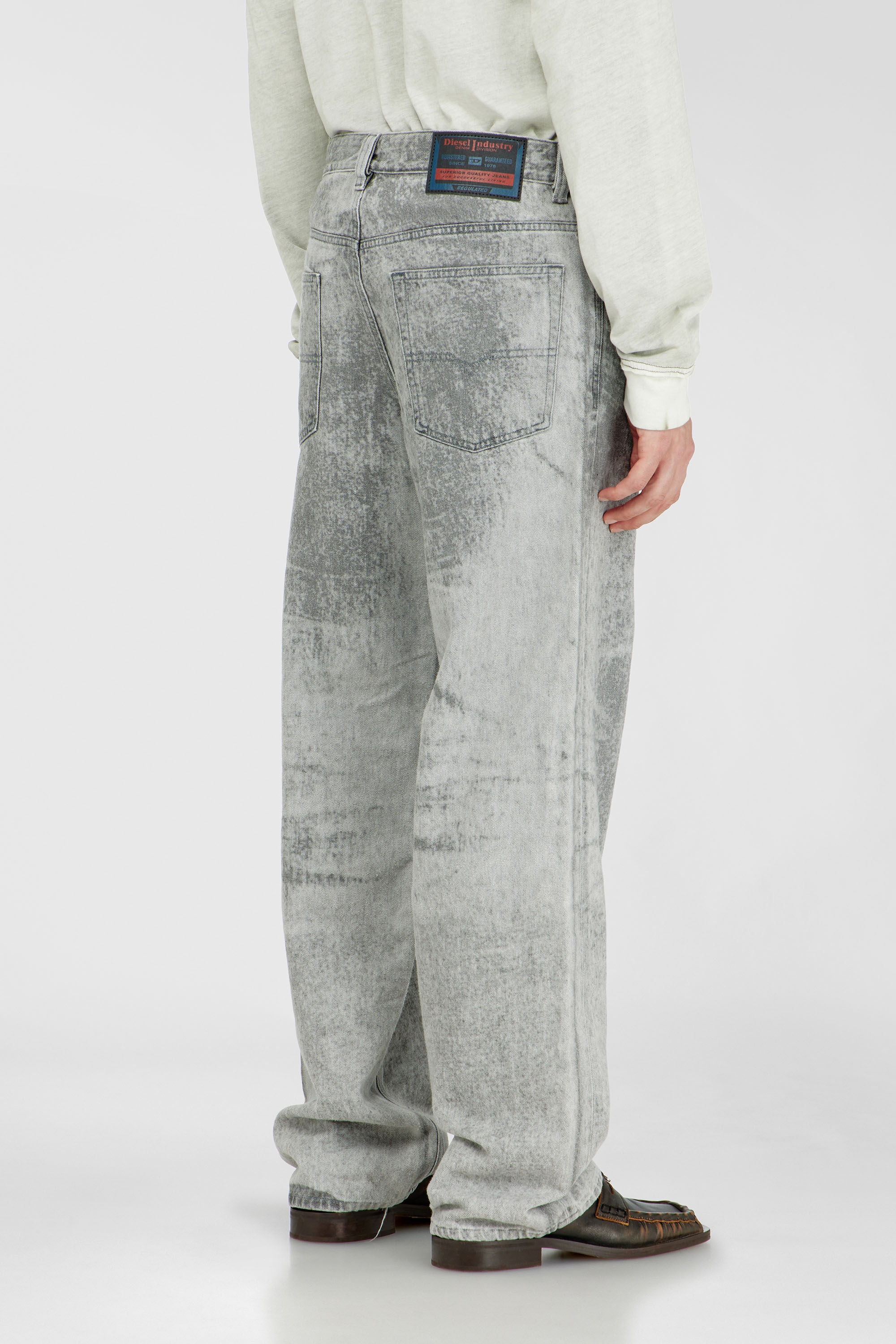 Diesel - Male's Relaxed Jeans 2001 D-Macro 09Q25, Light Grey - 5