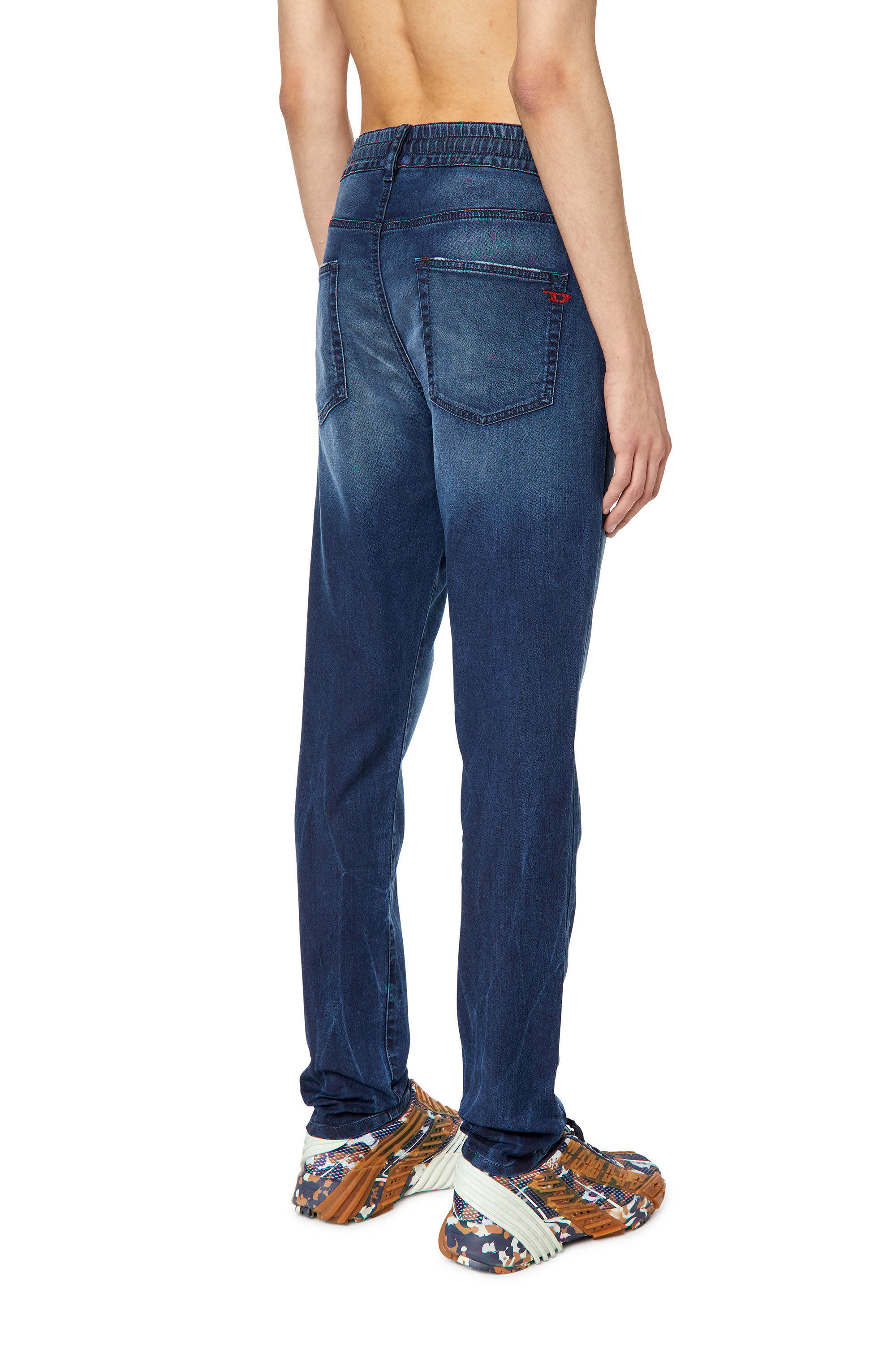 Diesel - Slim 2060 D-Strukt Joggjeans® 068DV, Male's Slim 2060 D-Strukt Joggjeans® in Dark Blue - 4