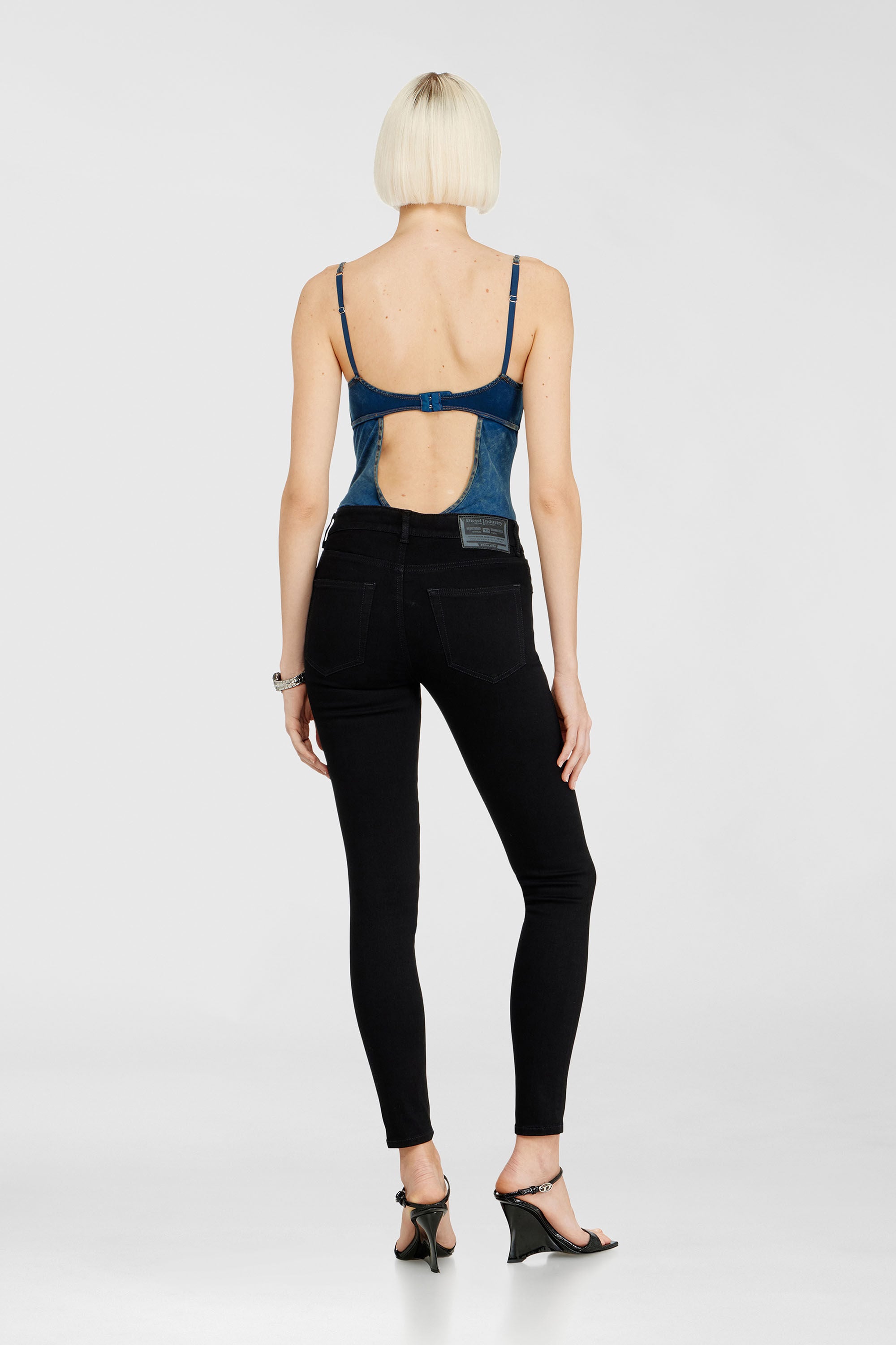2017 SLANDY Woman: Super skinny Jeans regular waist | Black/Dark
