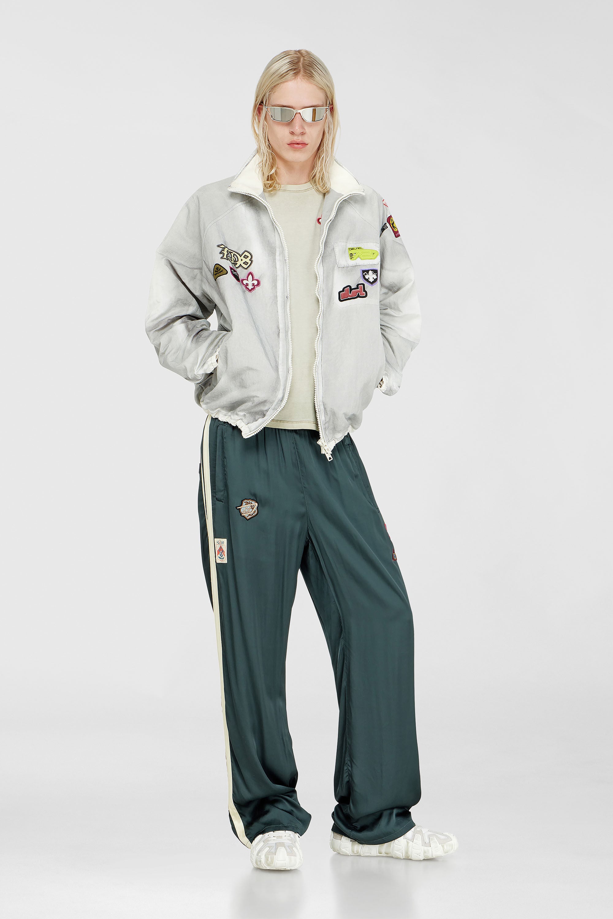Diesel - J-PATCH, Cazadora cortavientos con parches trompe l&rsquo;oeil Hombre in Gris - 1