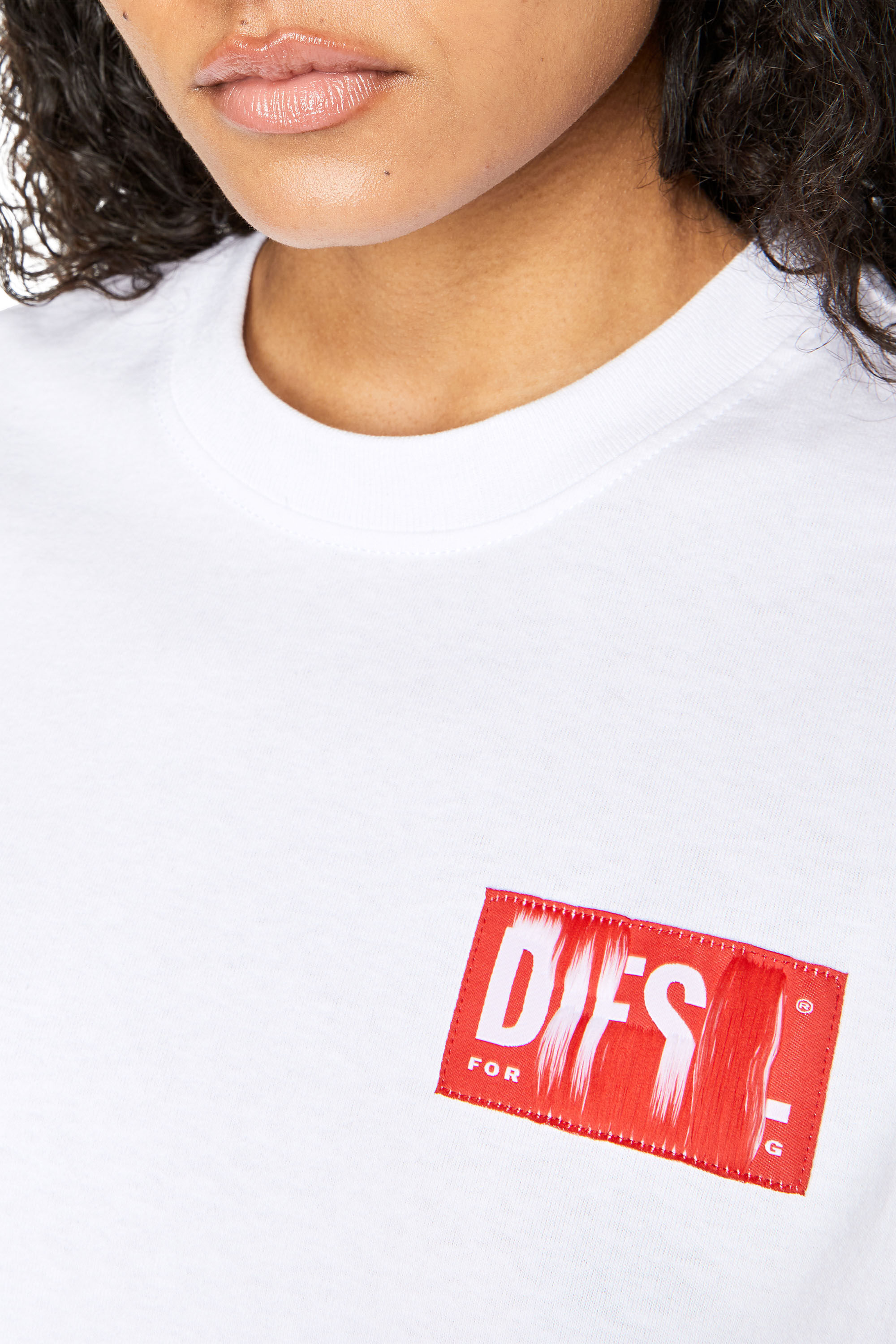 Diesel - T-ROWYLABEL, Female's T-shirt with frayed logo patch in White - 4
