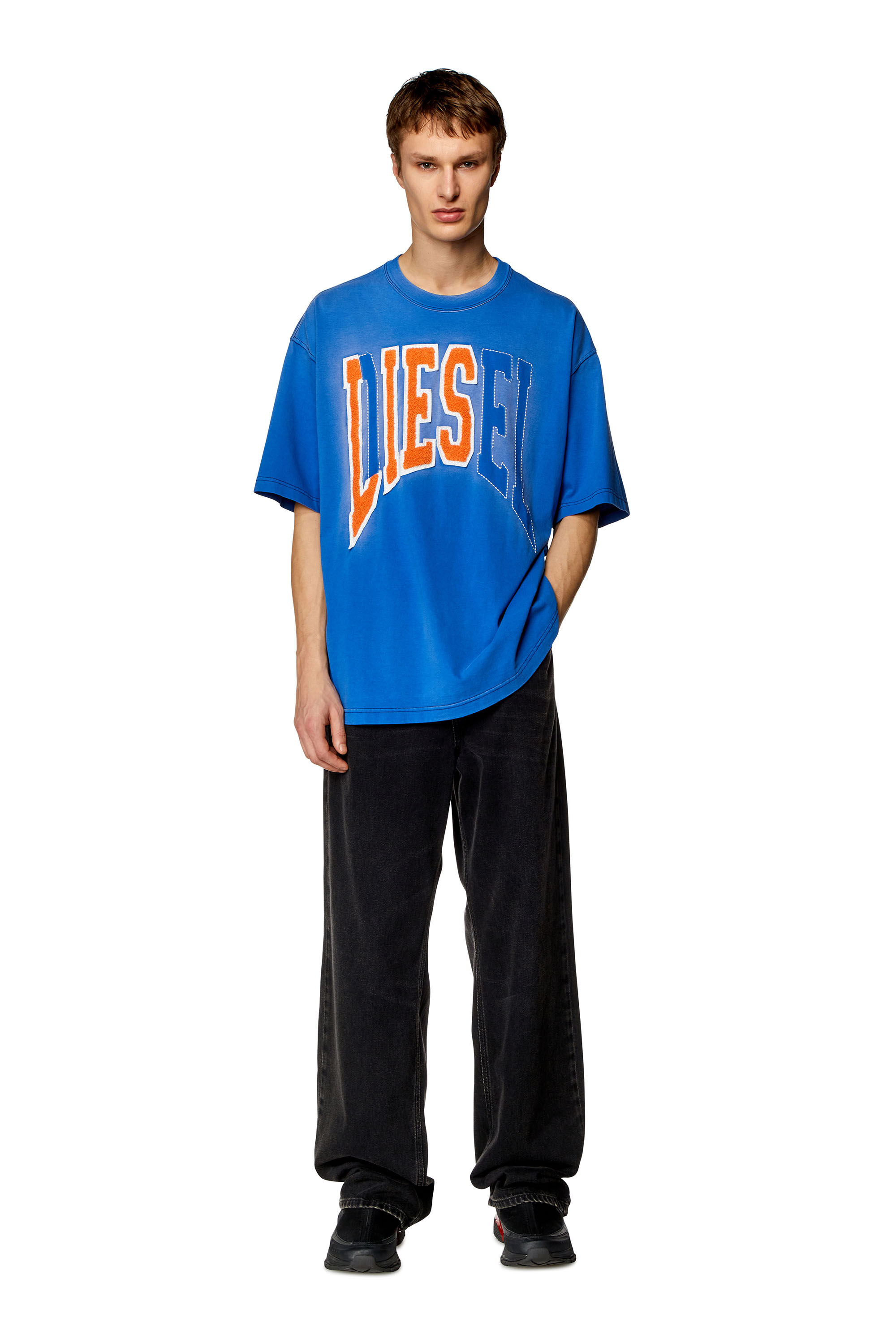 サイズS ディーゼル　DIESEL T-shirt with llic Men's Oversized T-shirt with Diesel Lies logo | Blue | Diesel
