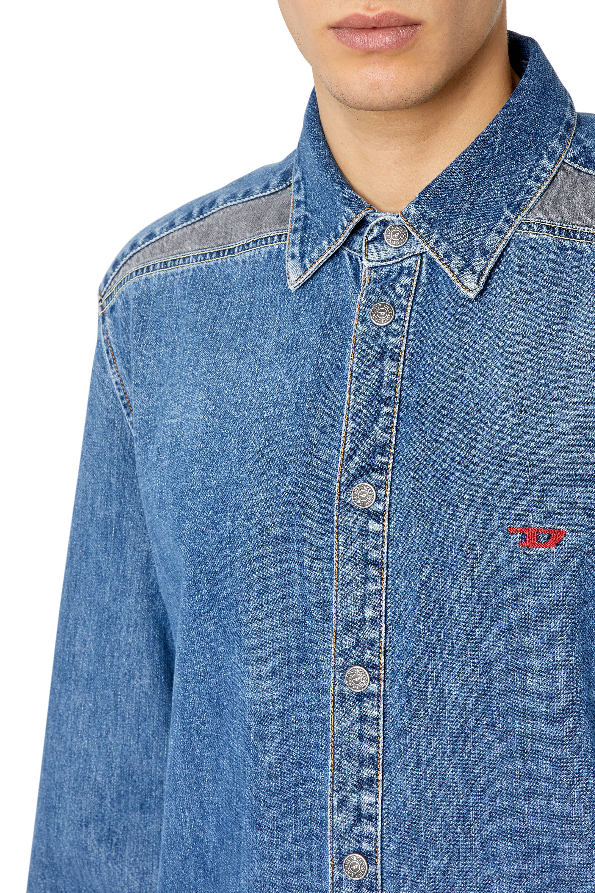 Diesel - D-SIMPLY-RS, Chemise en denim avec empiècements contrastés Homme in Bleu - 4