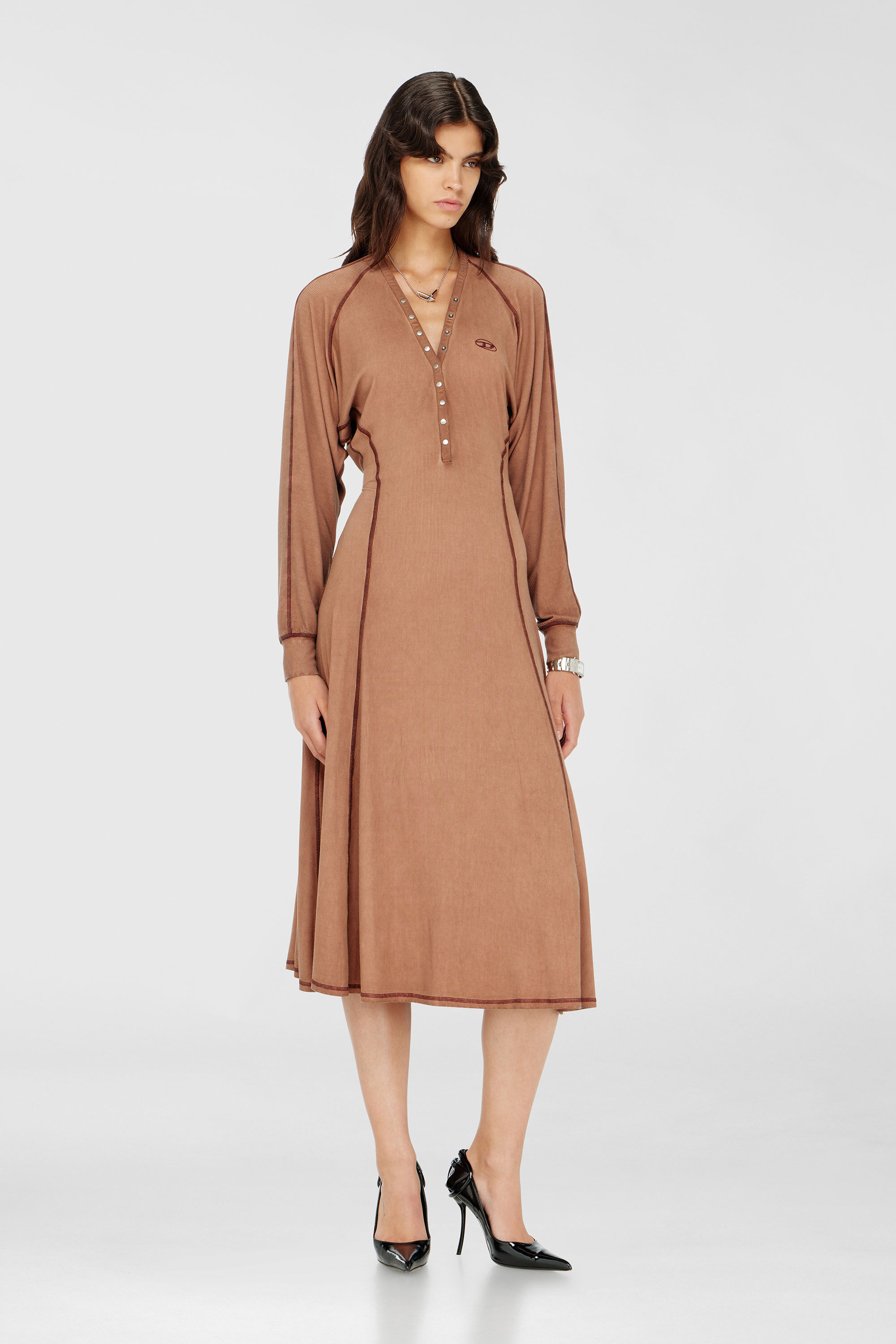 Women's Midi dress in ribbed jersey with batwing sleeves | Brown