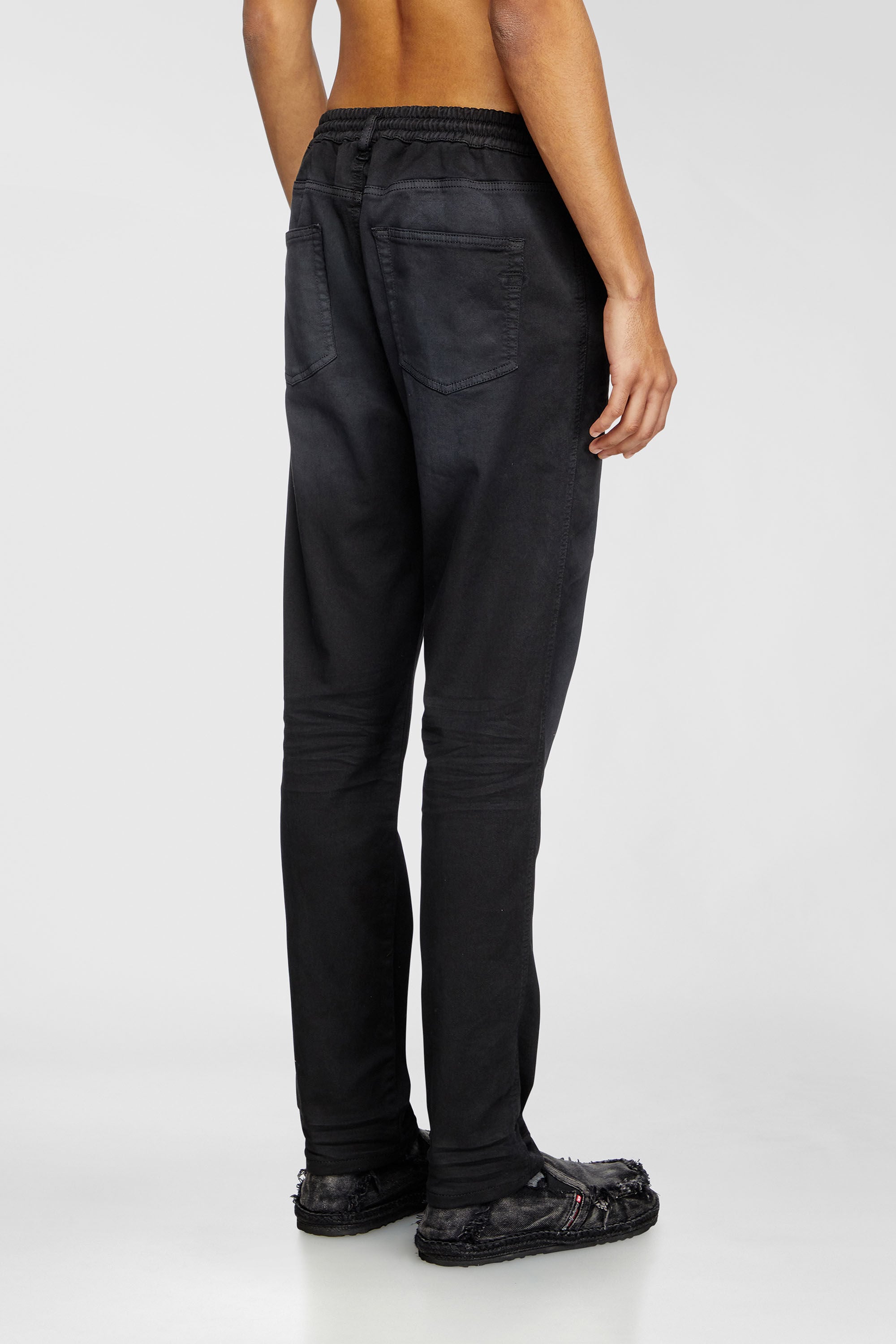 Diesel - Slim 2062 D-Strukt Joggjeans&reg; 0670M Hombre, Negro - 3