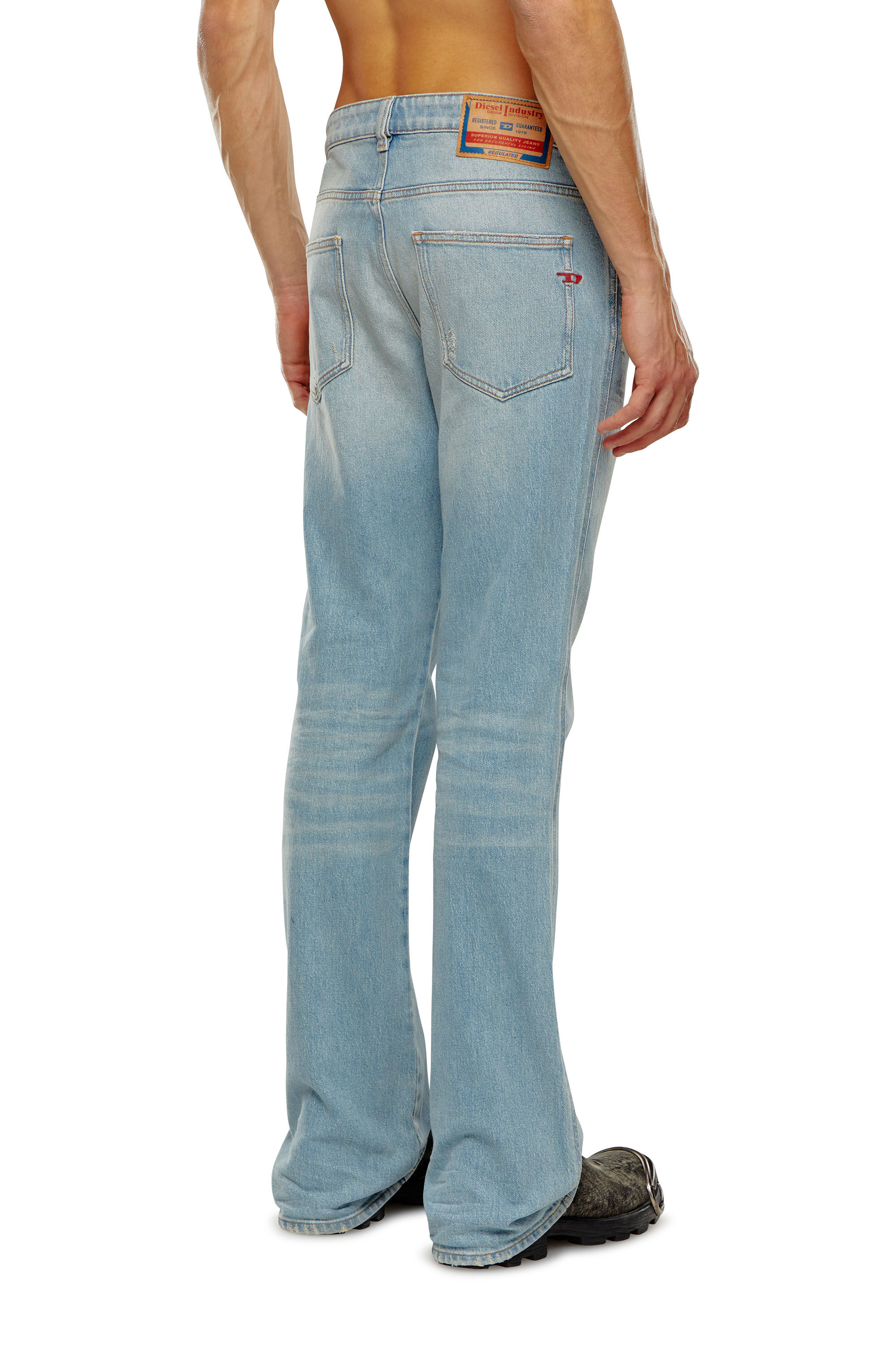 Diesel - Bootcut Jeans 1998 D-Buck 09H39 Homme, Bleu Clair - Image 4