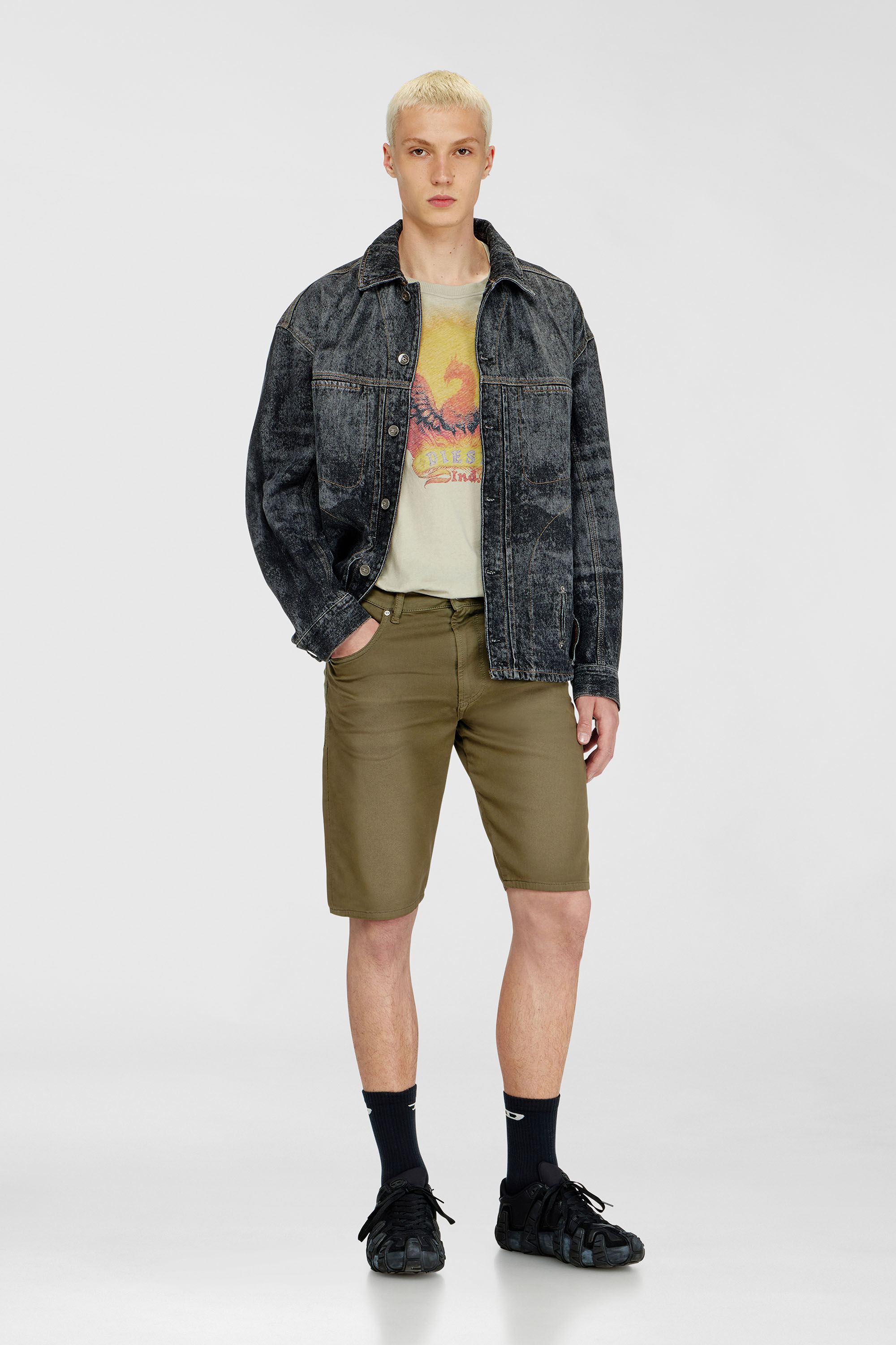 Diesel - 2033 D-KROOLEY-SHORT-BW JOGG, Male's Slim shorts in coloured denim in Military Green - 1