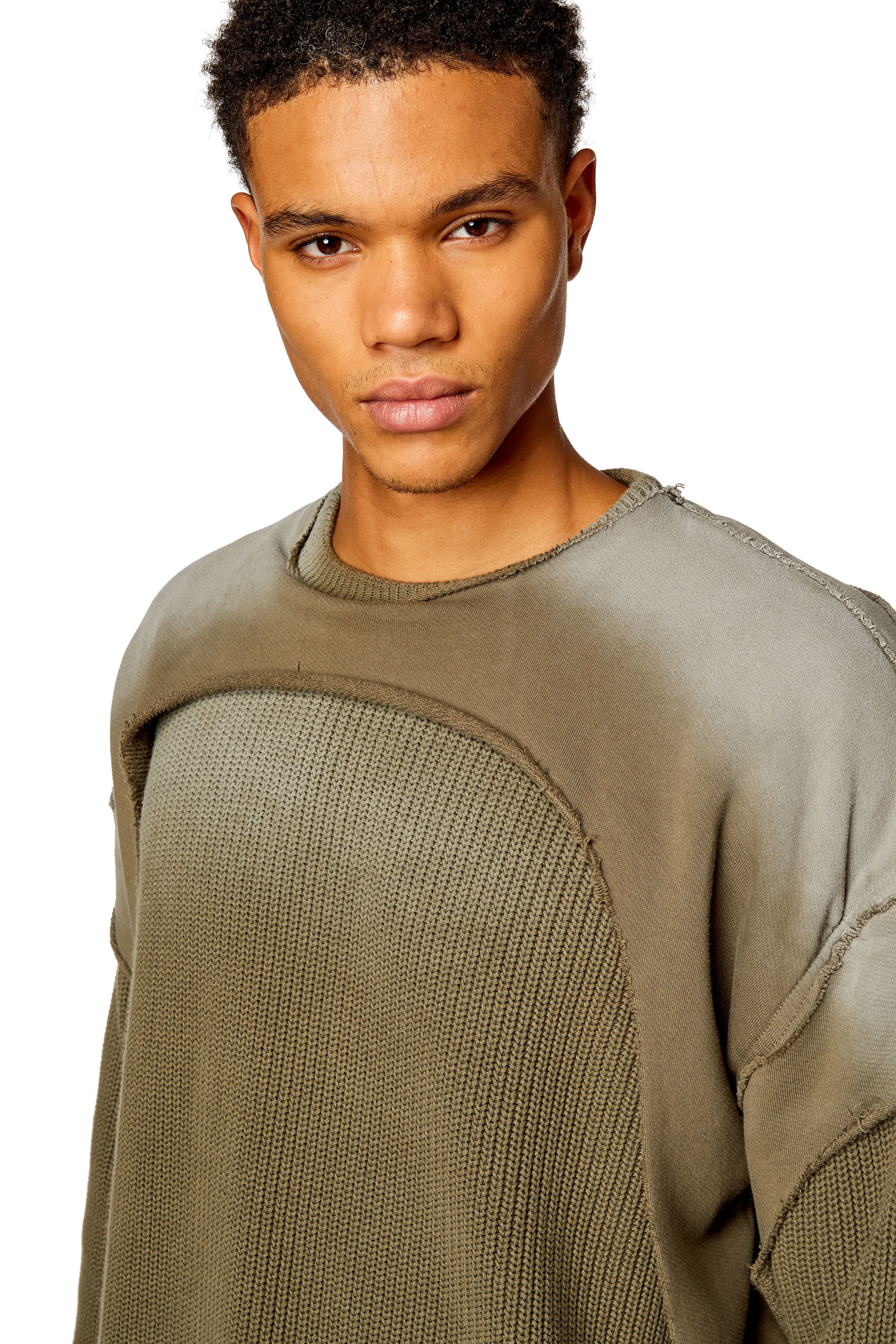 Diesel - K-OSBERT, Pull avec effet peel-off destroy Homme in Vert - 5