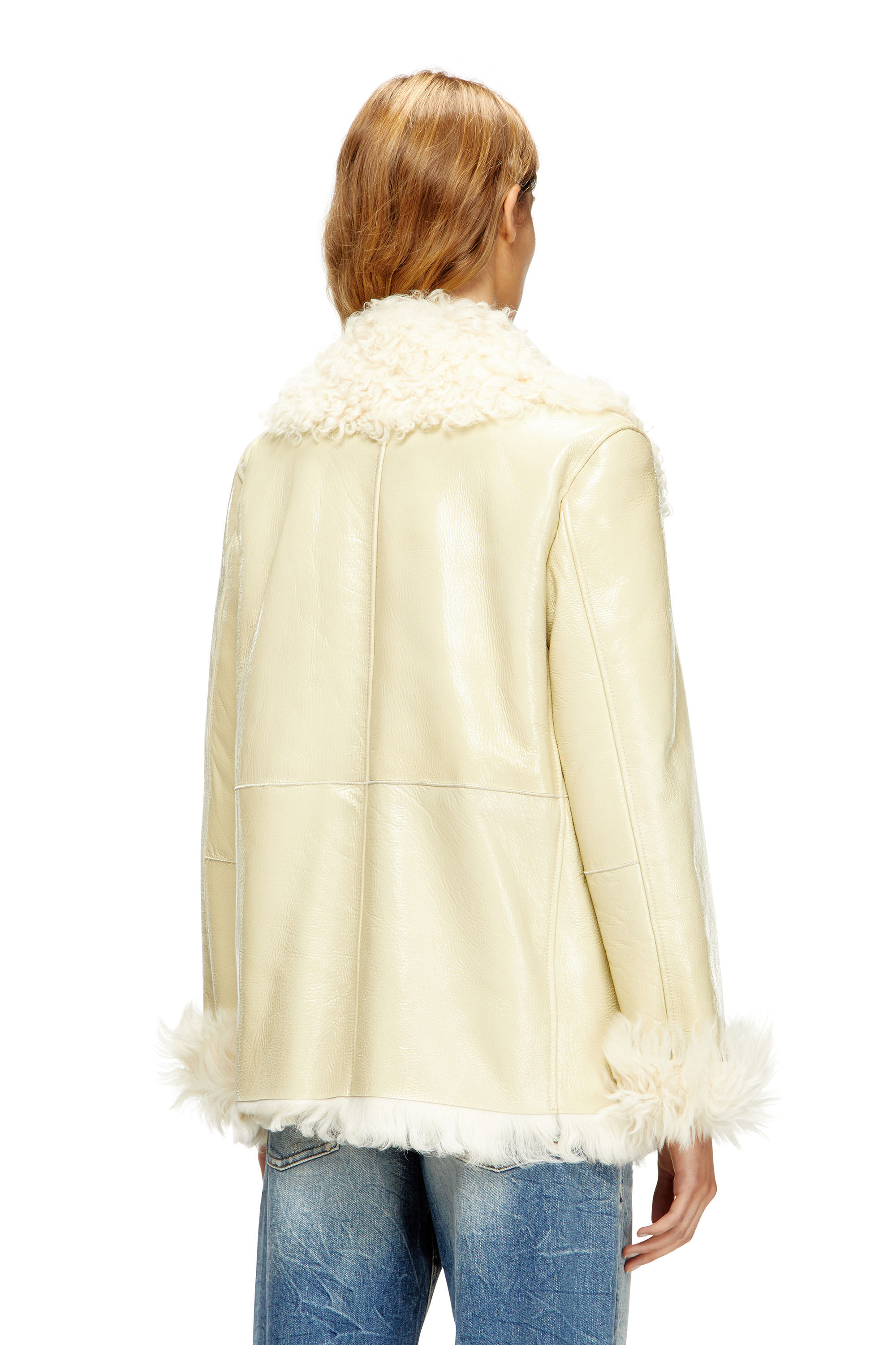 Diesel - L-ACONIC, Veste en shearling verni Femme in Beige - 5