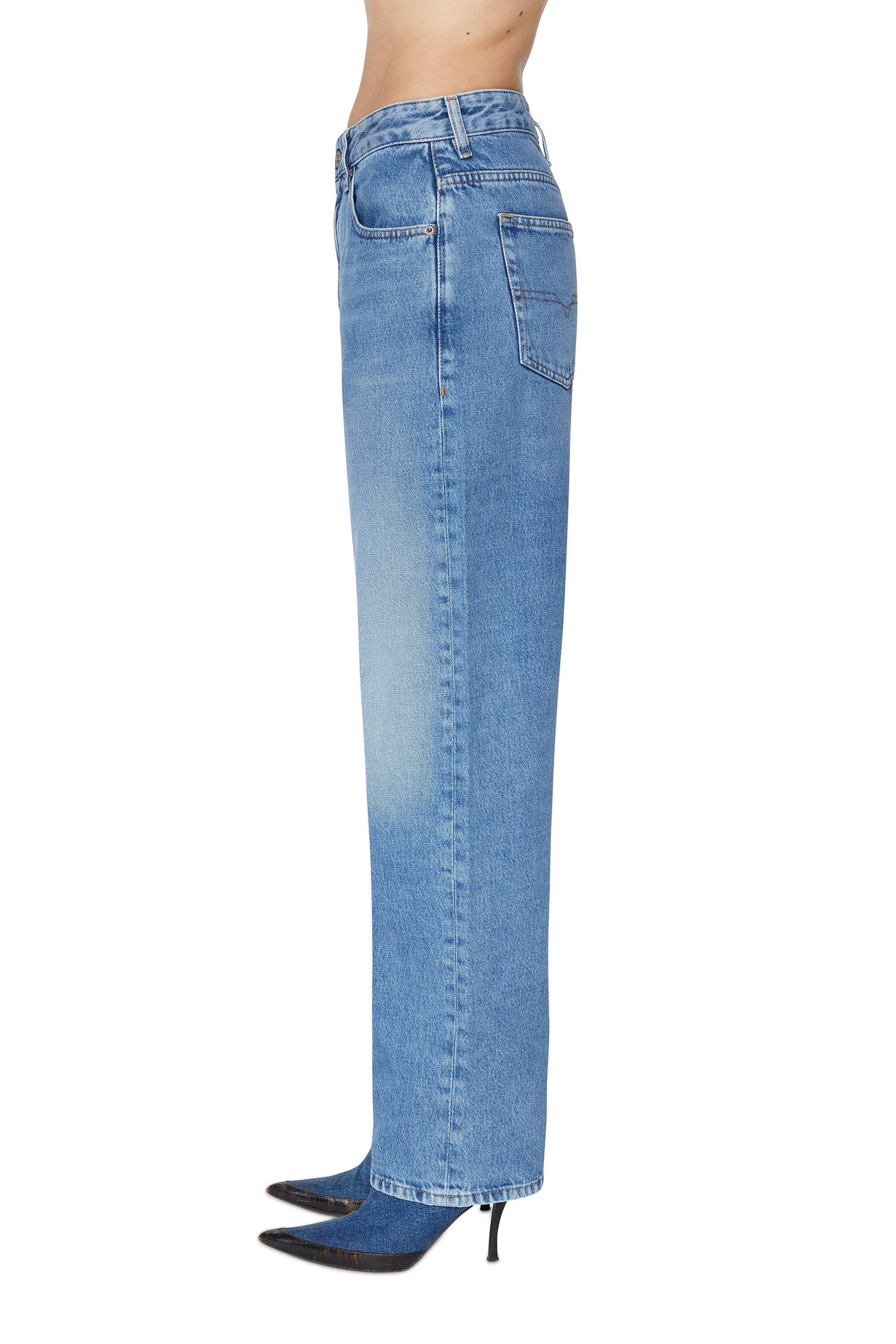 Diesel - Straight Jeans 1999 D-Reggy 09C16, Female's Straight Jeans - 1999 D-Reggy in Medium Blue - 6