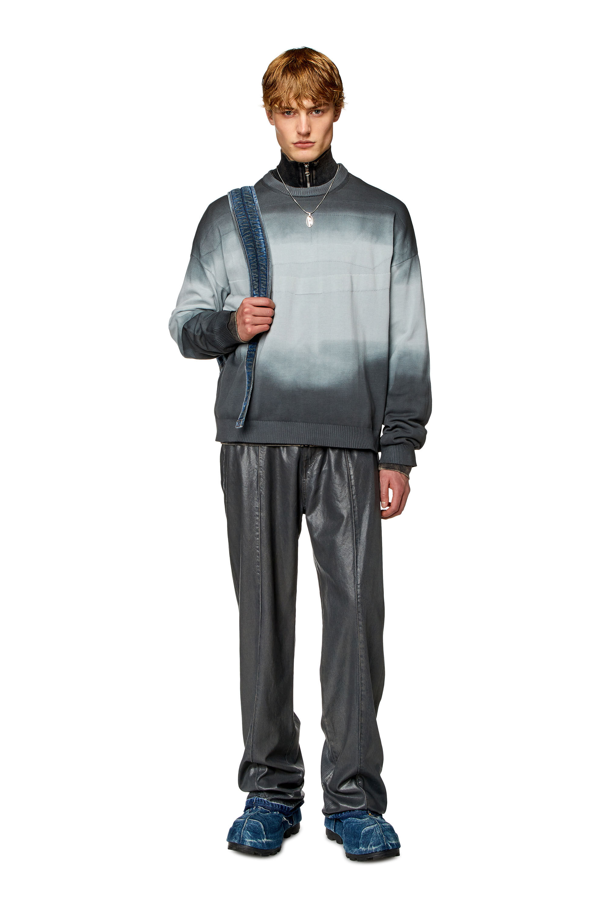 Diesel - K-NEVIL, Man's Dégradé jumper with oversized logo in Blue - 1