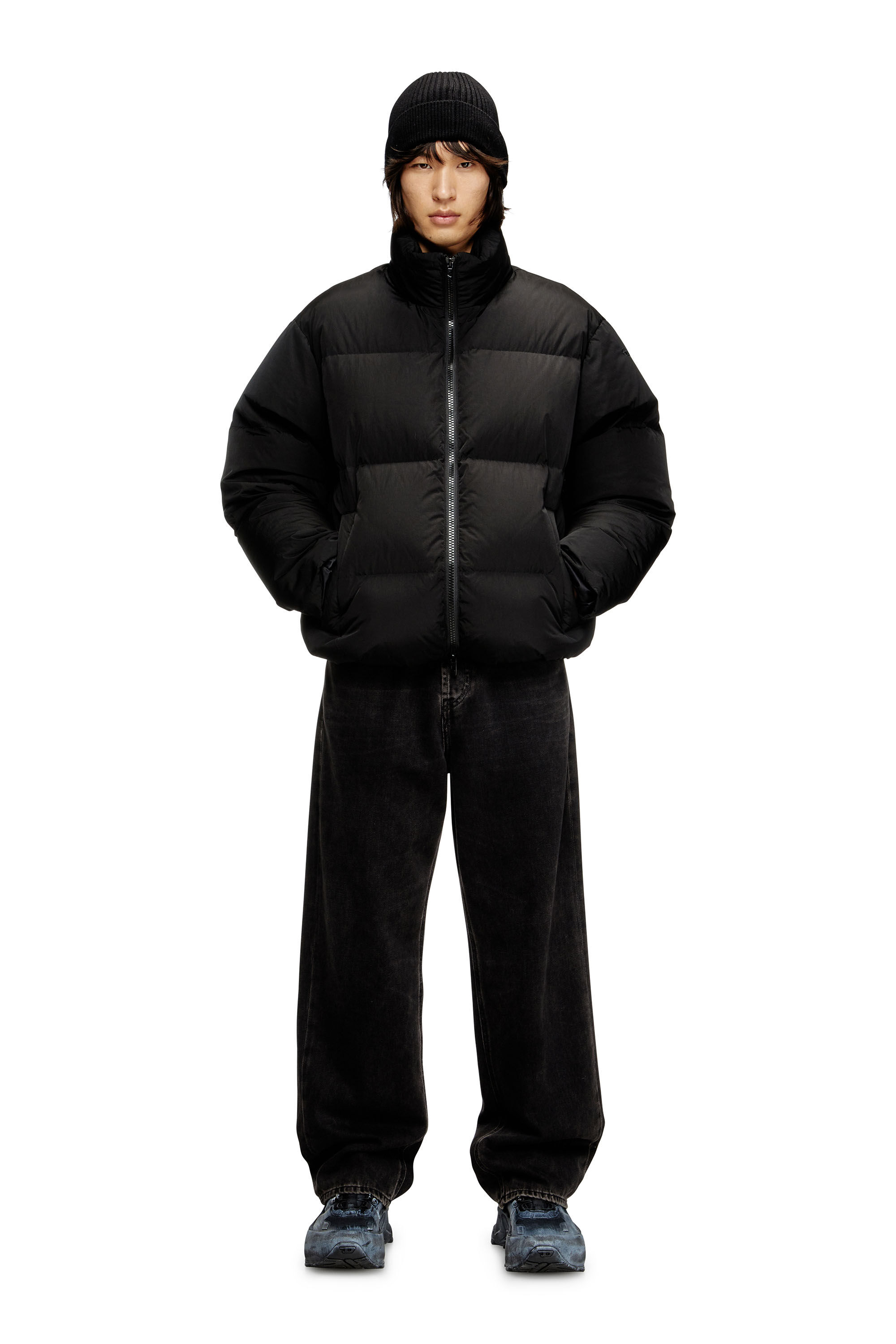 Diesel - W-RAVEEL, Veste doudoune à capuche en nylon froissé Homme in Noir - 1