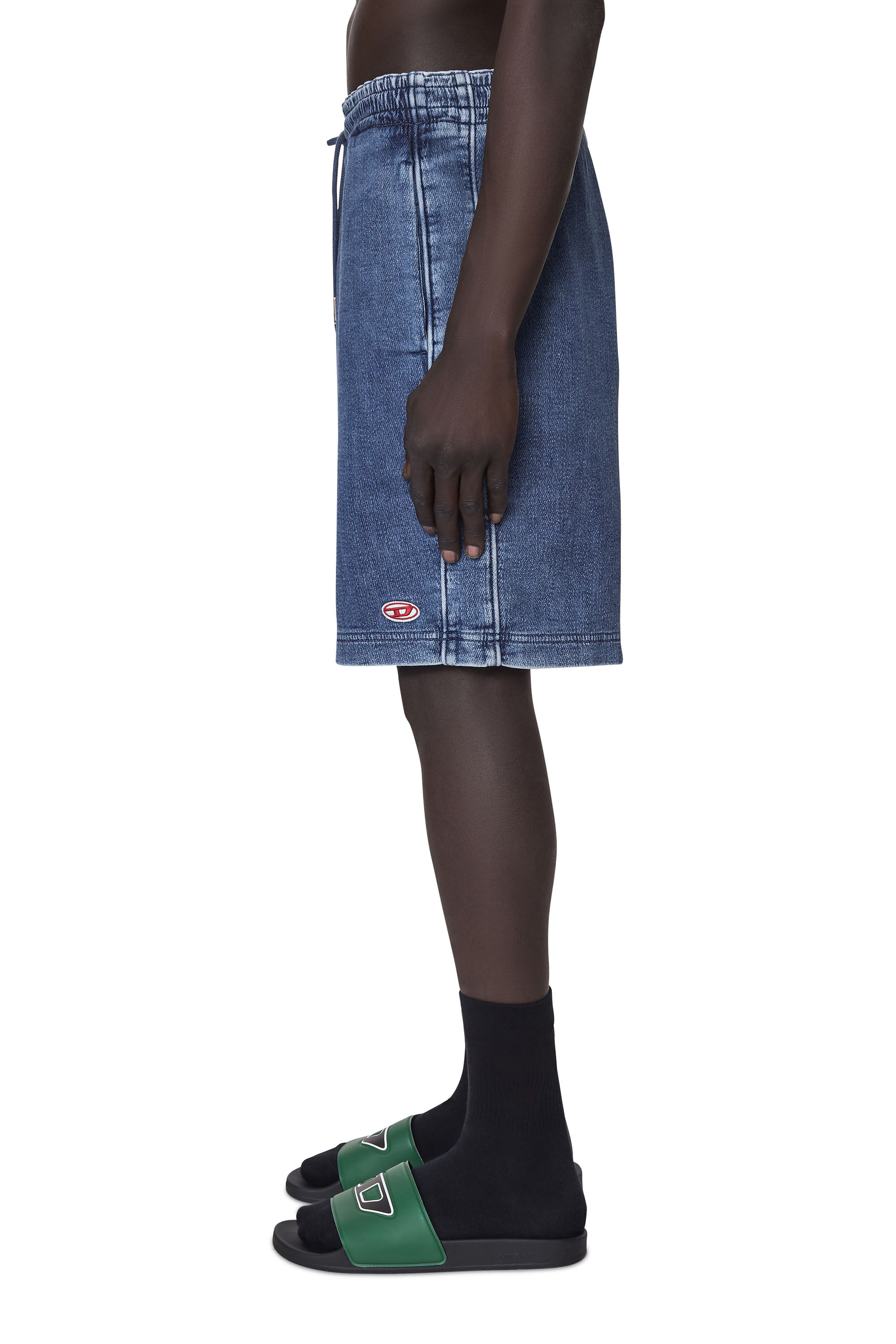 Diesel - D-BOXY TRACK DENIM SHORTS, Short en Track Denim Homme in Bleu - 6
