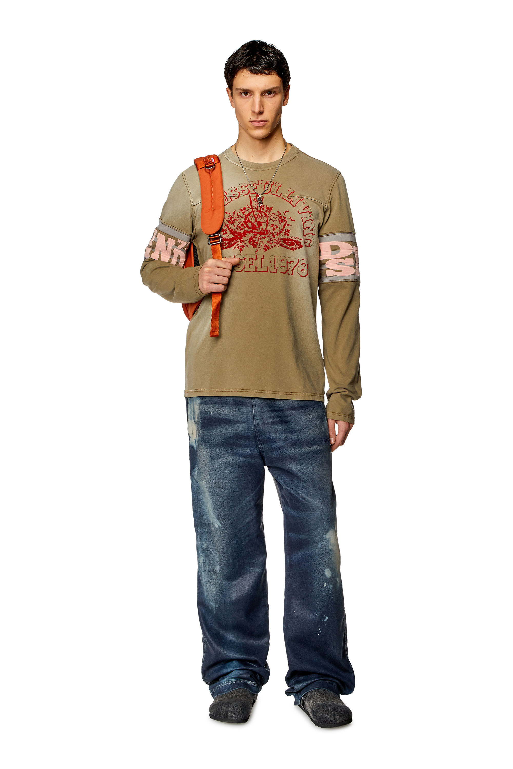 Diesel - T-JU-LS, T-shirt à manches longues avec logo floqué Homme in Marron - 1
