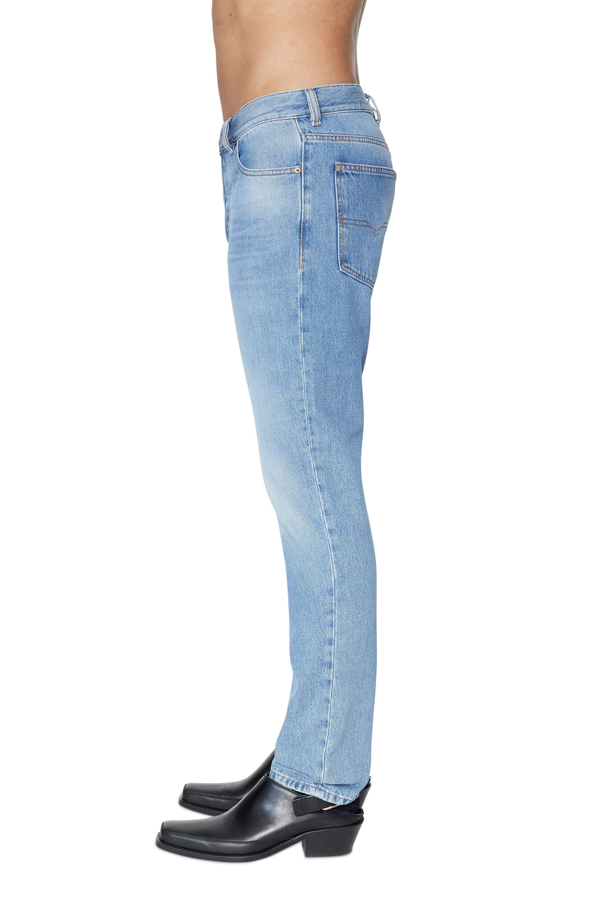 Diesel - Straight Jeans 1995 D-Sark 09C15, Male's Straight Jeans - 1995 D-Sark in Light Blue - 5
