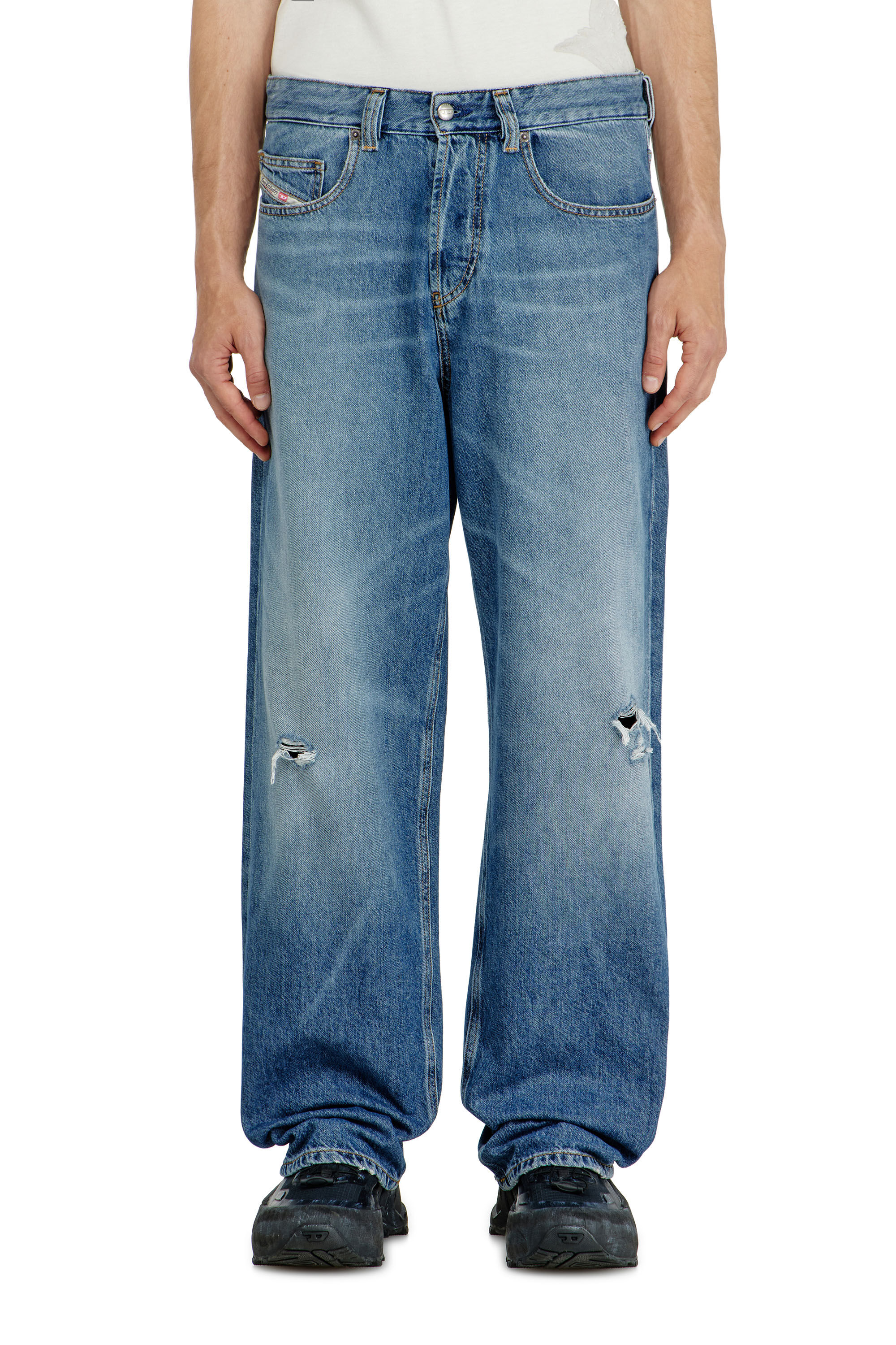 Men's Relaxed Jeans | Medium blue | Diesel 2001 D-Macro