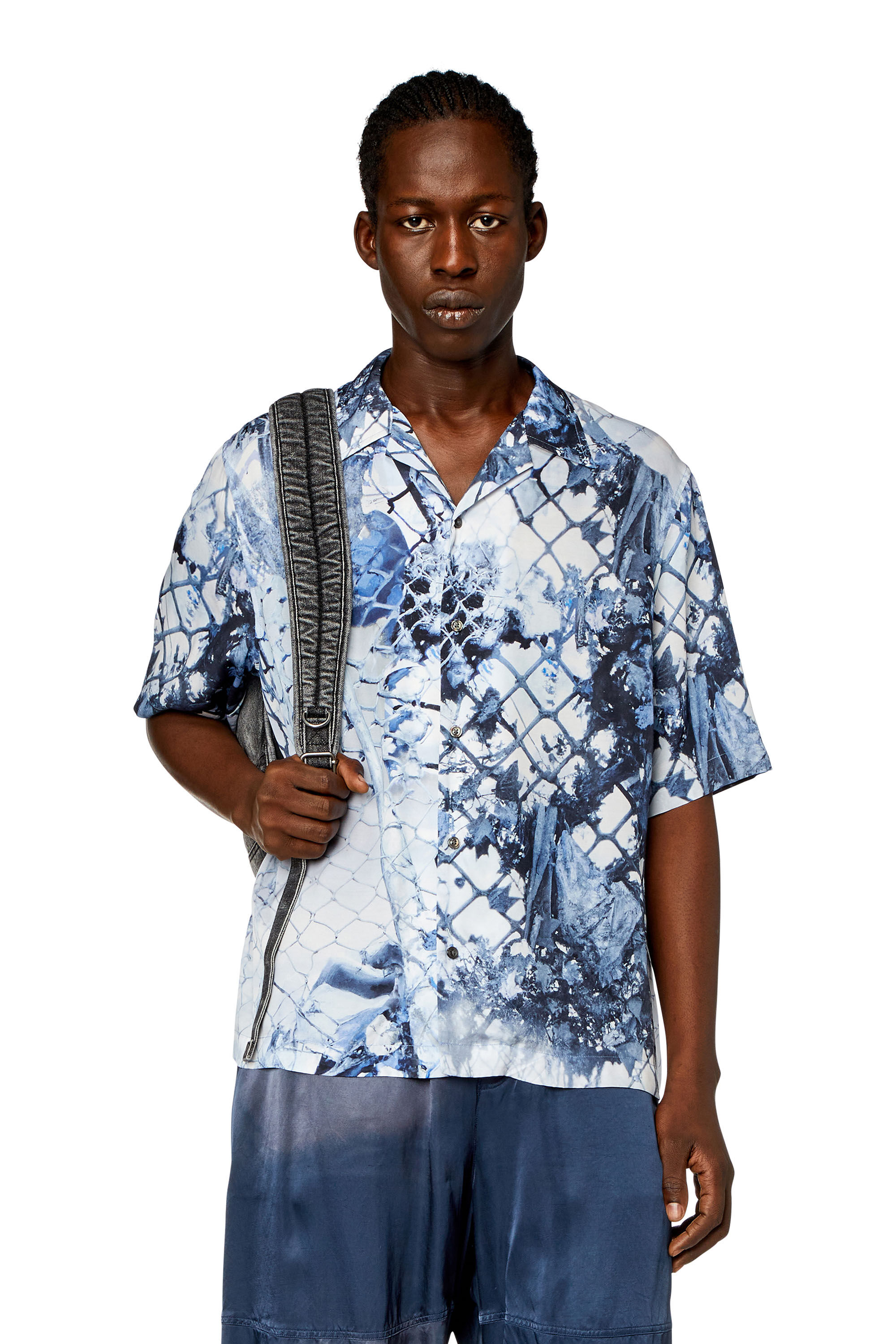 Diesel - S-BRISTOL, Man's Bowling shirt with abstract print in Blue/White - 3