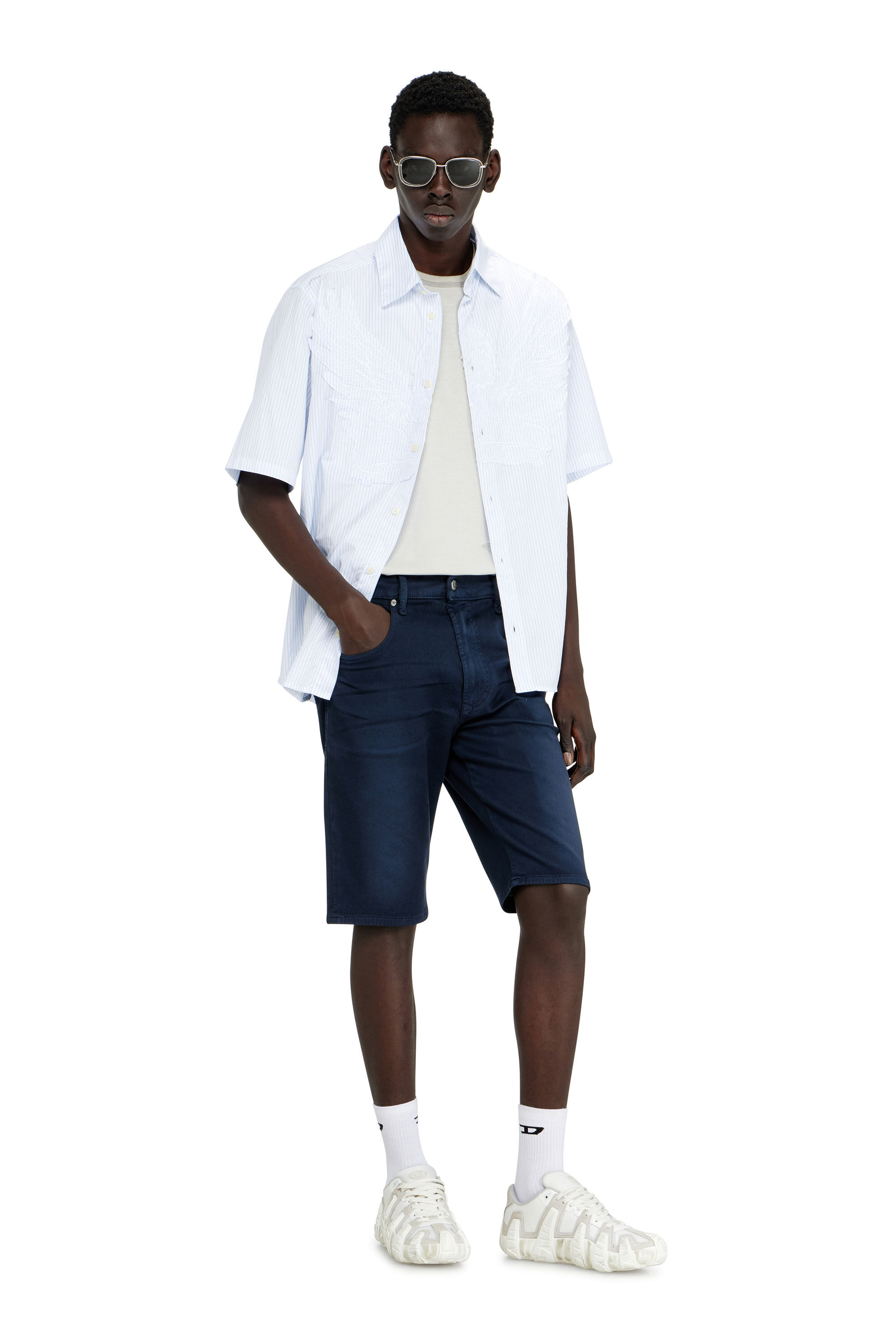 Diesel - 2033 D-KROOLEY-SHORT-BW JOGG, Short slim en denim color&eacute; Homme in Bleu - 1