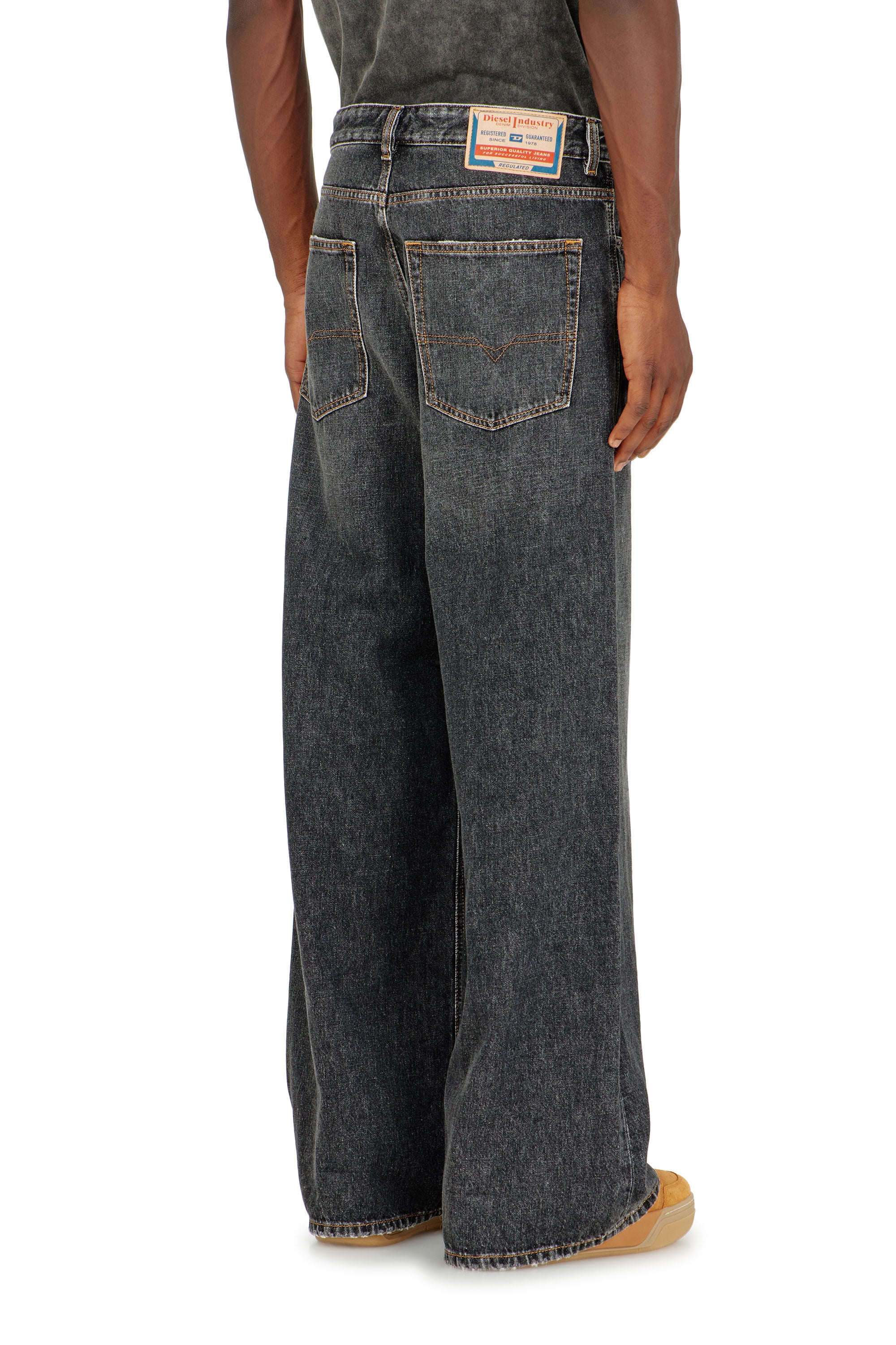 Diesel - Relaxed Jeans D-Rise 007DN Hombre, Negro/Gris oscuro - 5