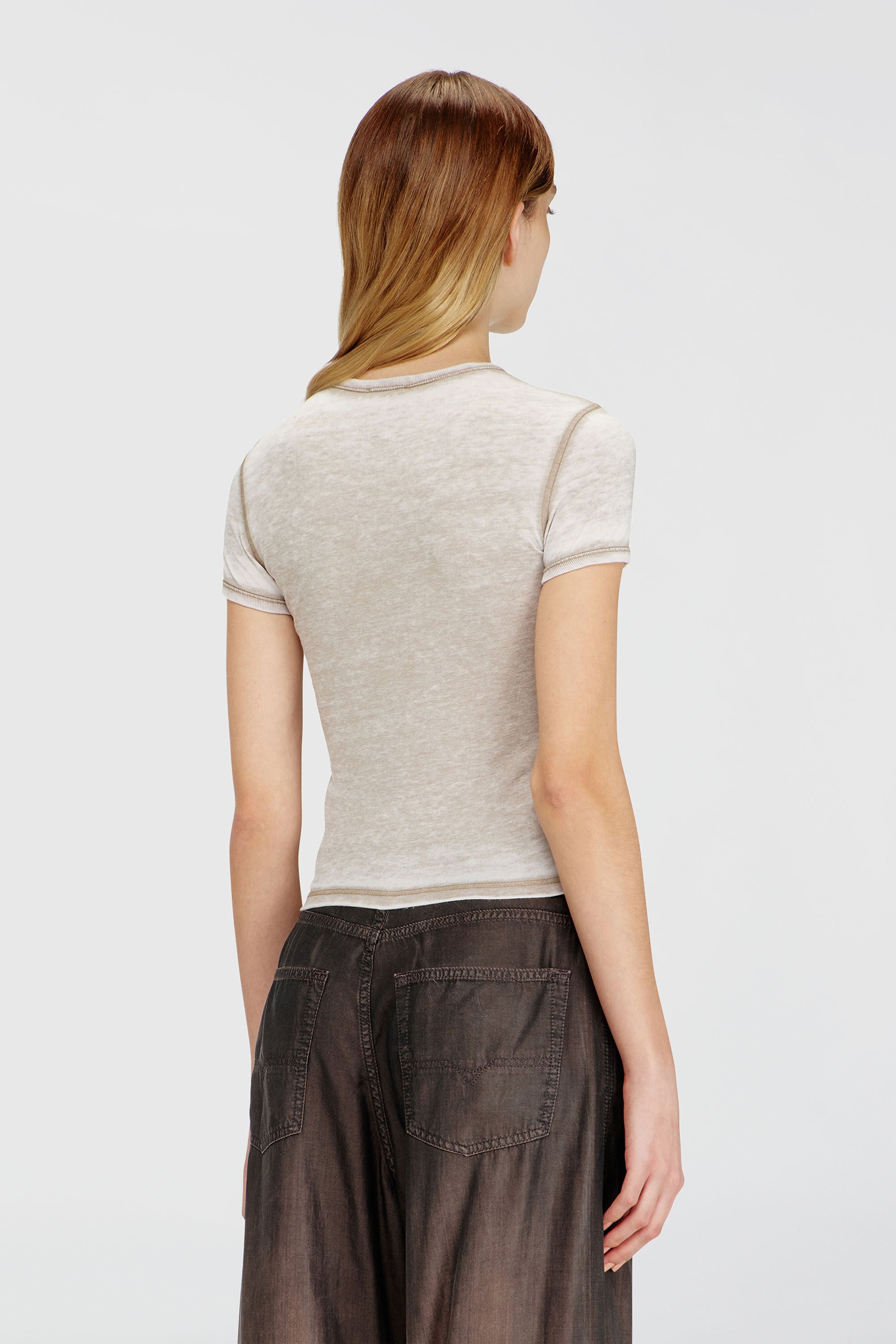 Diesel - T-UNCUTIES-LONG-AA3, Woman's Slim jersey T-shirt with print and studs in Oro/Grey - 4
