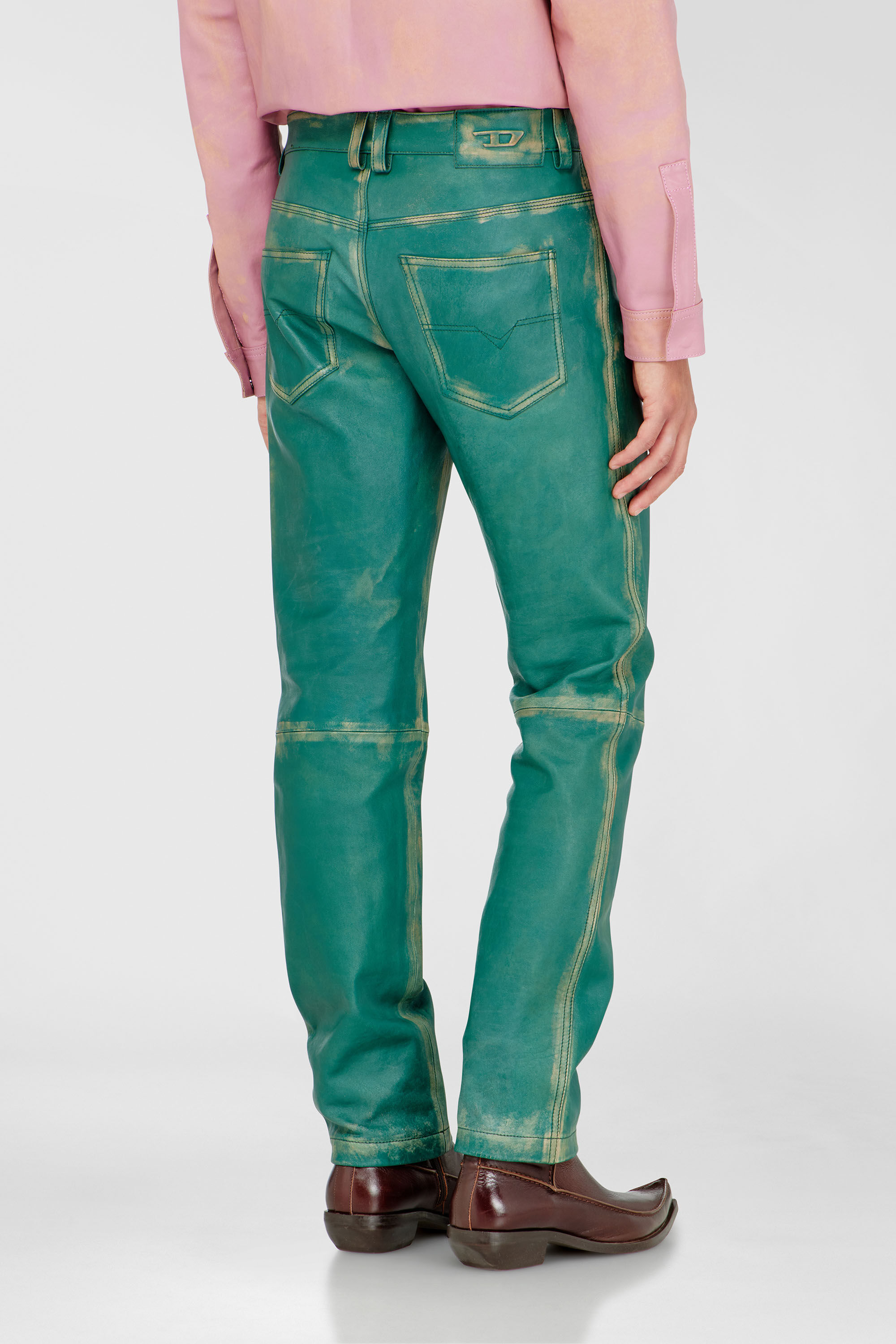 DIESEL グリーン イージーパンツ Men's Pants in treated leather | Green | Diesel US