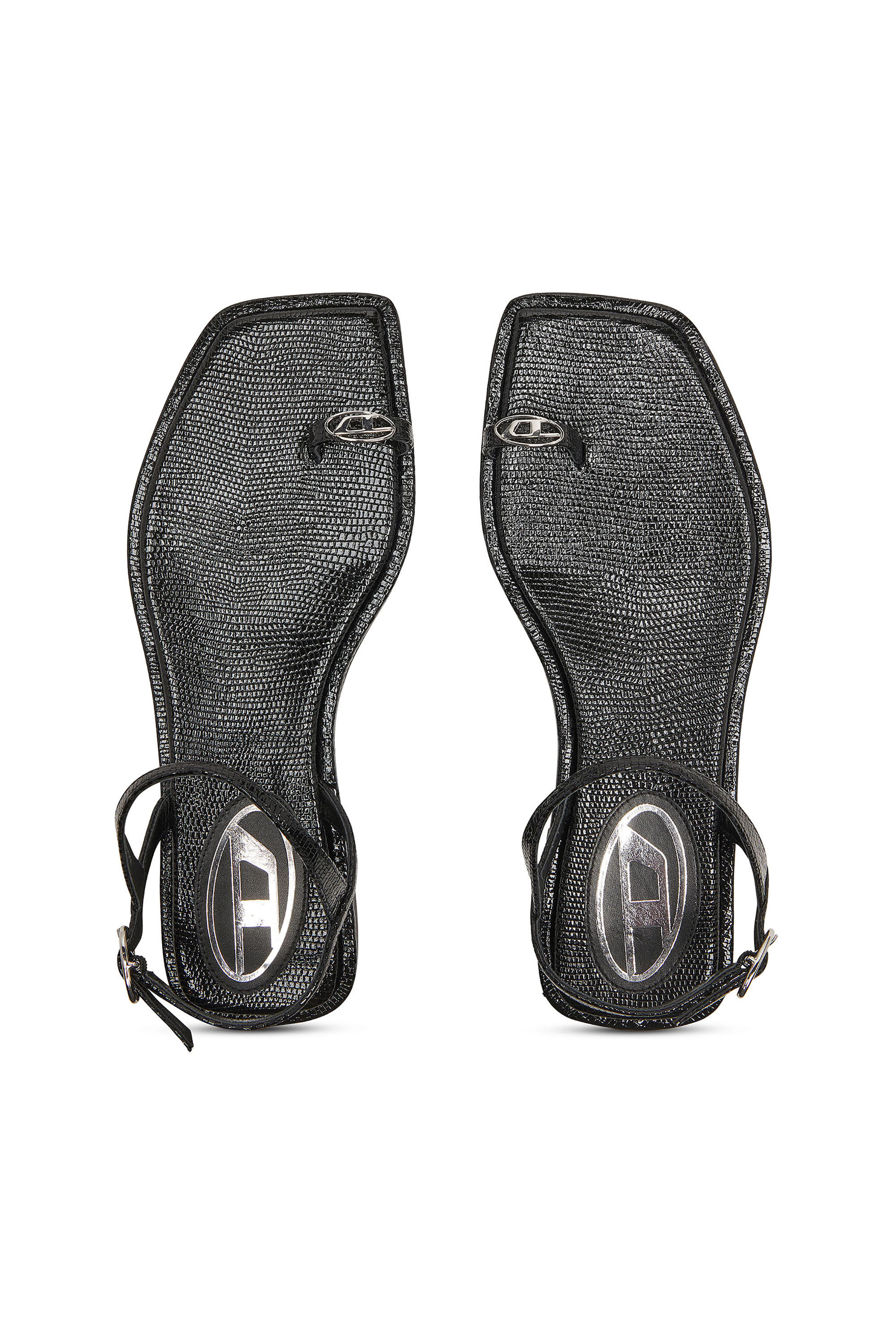 Women's D-AMBER - Sandals in leather with metallic logo | Black