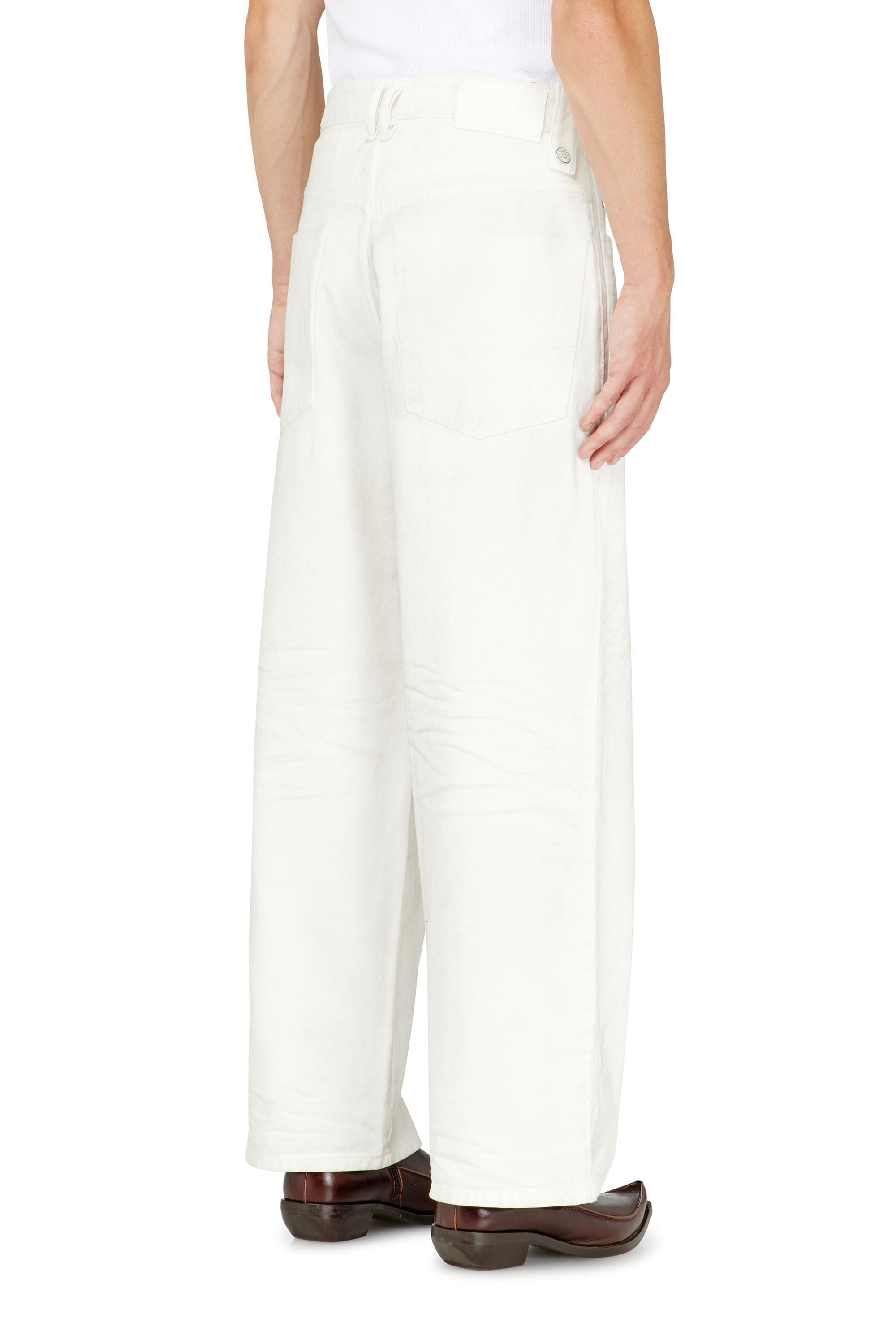 Diesel - Relaxed Jeans 1982 D-Hakou 007GG Mixte, Blanc - Image 5