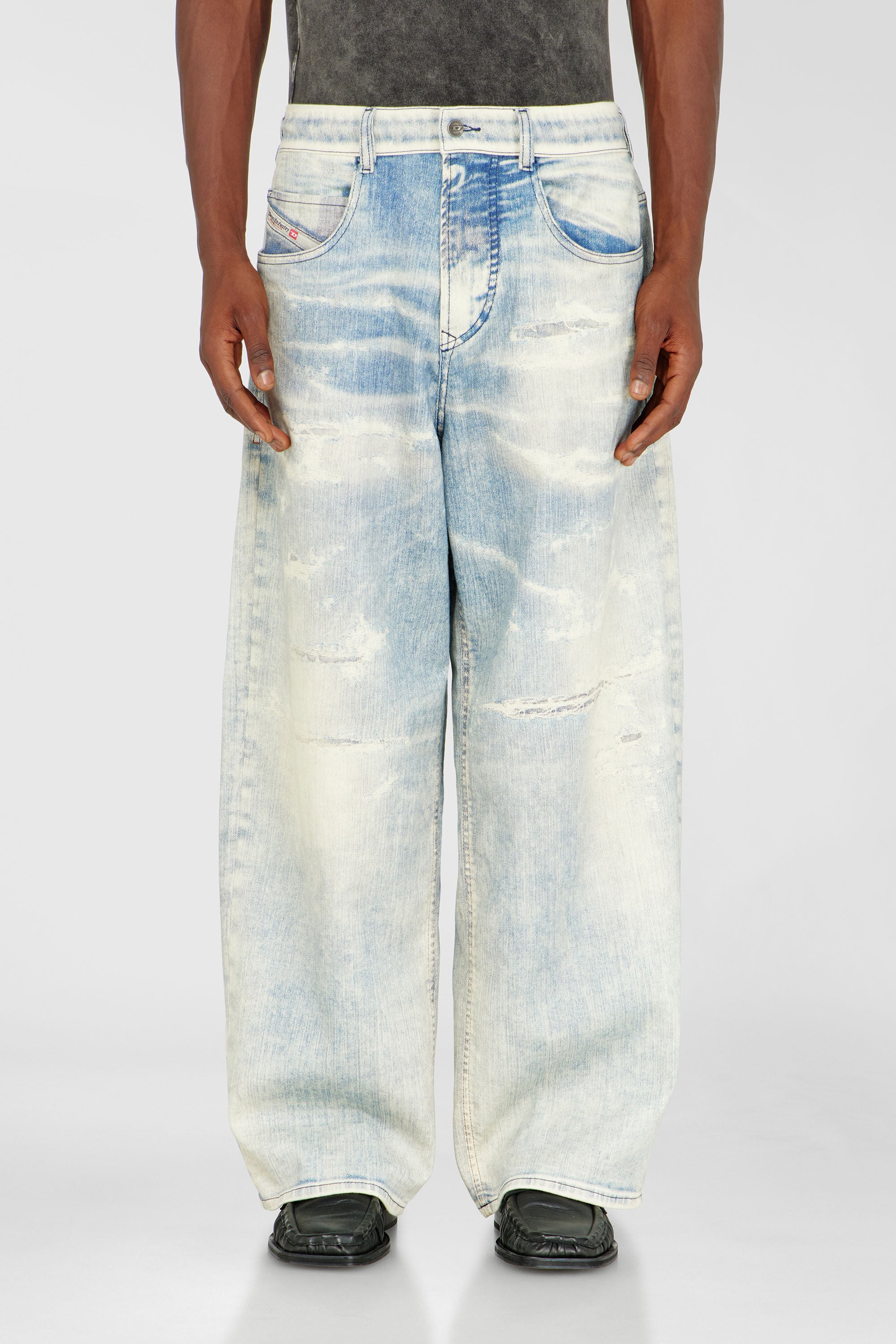 Diesel - Unisex's Relaxed 2097 D-Enim-M Joggjeans&reg; 068XM, Light Blue - 2