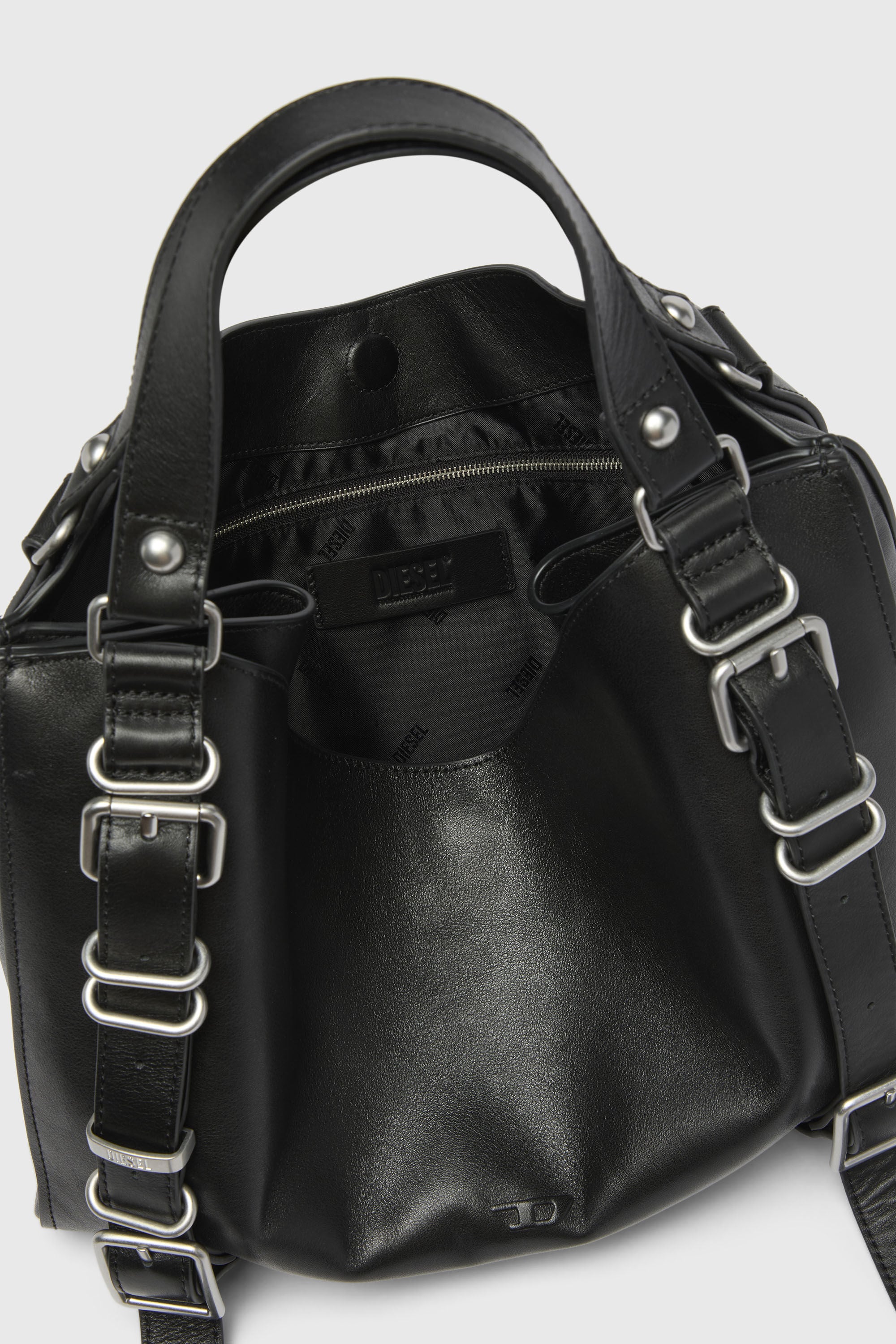 Diesel - D-ONE TOPHANDLE M, D-One-Bolso medium con asa superior de piel tratada Unisex in Negro - 4