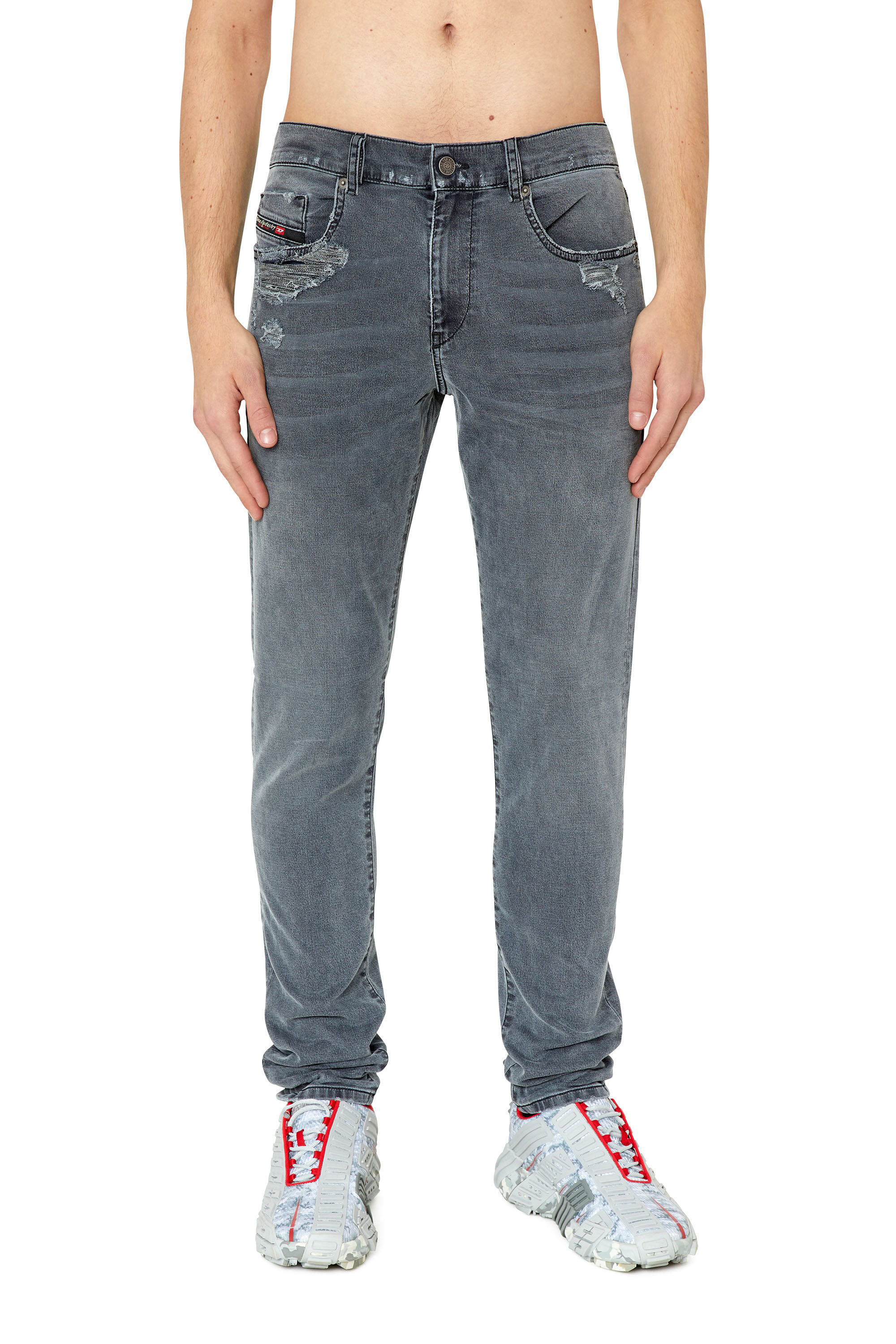 Diesel - Slim 2060 D-Strukt Joggjeans® 068CN, Male's Slim 2060 D-Strukt Joggjeans® in Black/Dark Grey - 3
