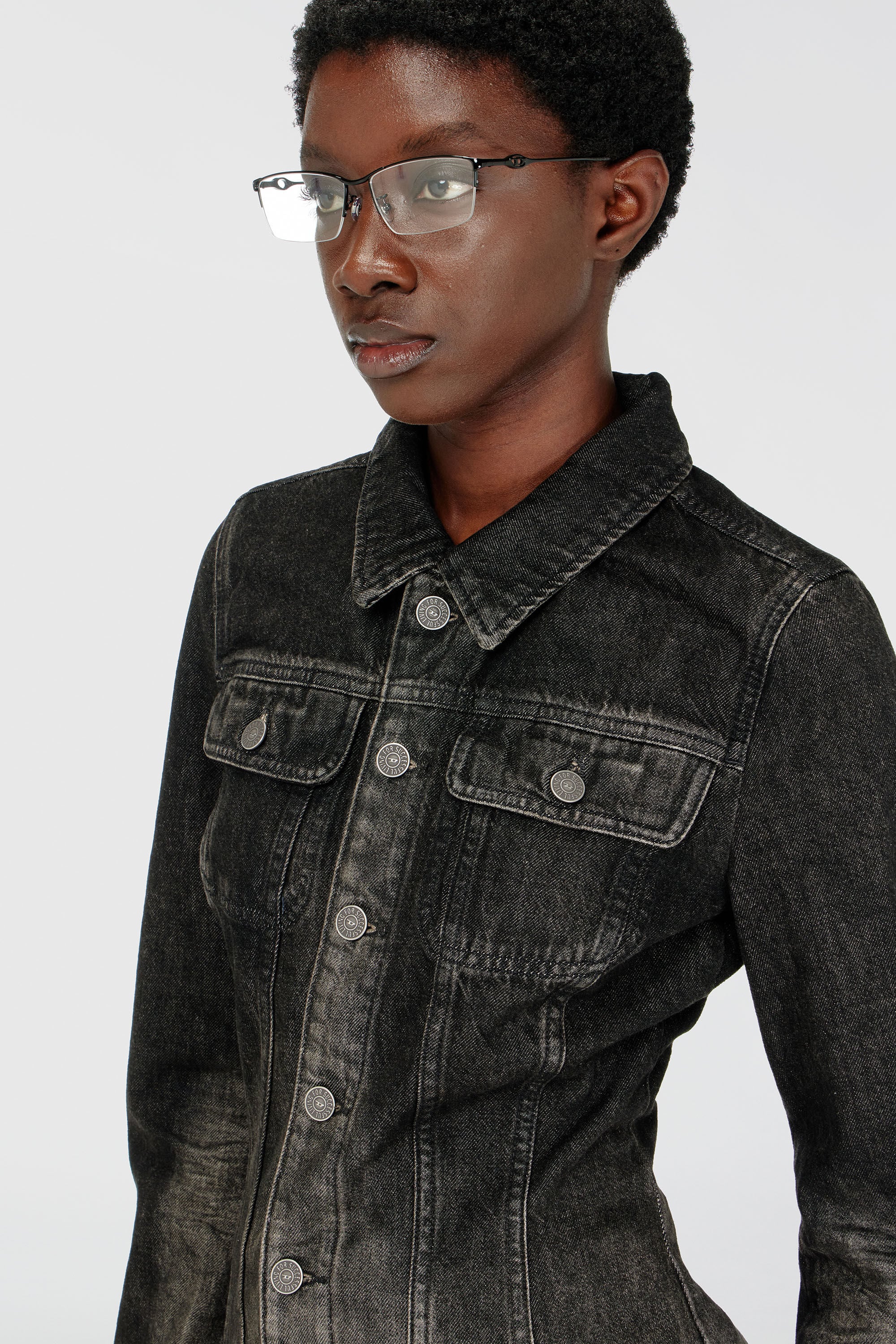 Diesel - DE-KATERIN-FSJ, Woman's Fitted trucker jacket in dirty-effect denim in Black/Dark grey - 4