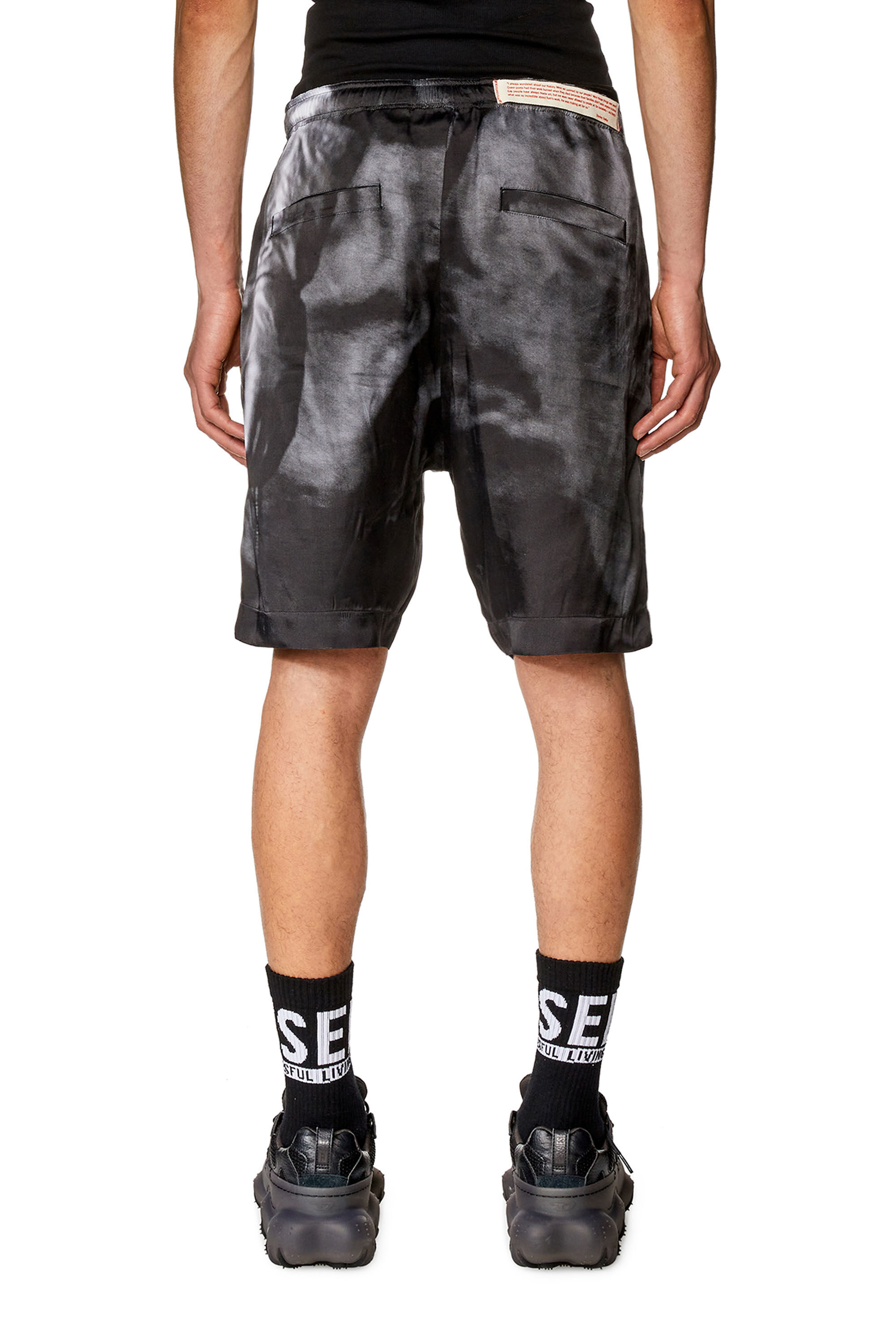 Diesel - PR-P-TOLL-SHO-23, Short en satin de soie avec imprimé noir Mixte in Noir - 4