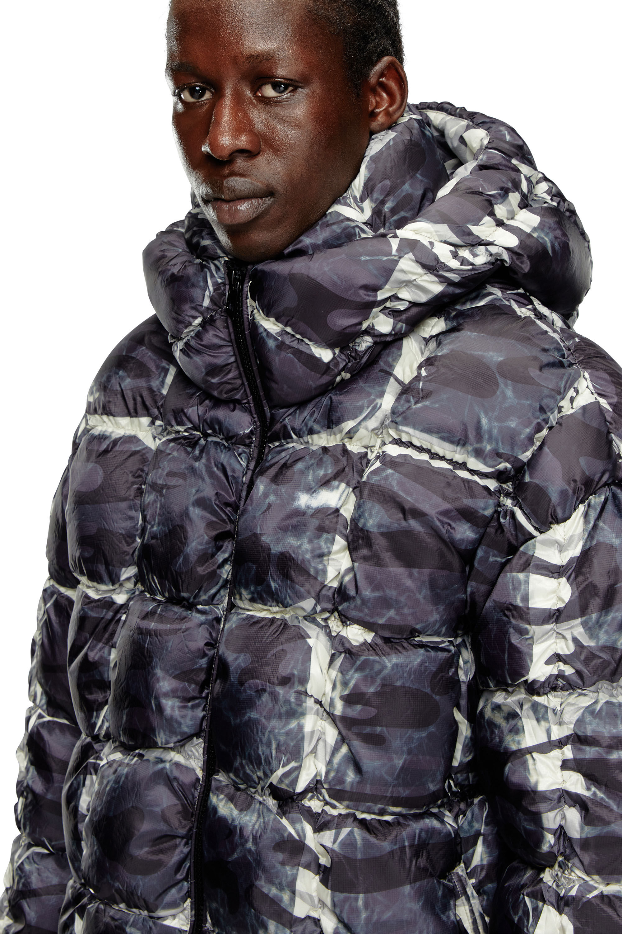 Diesel - W-CLAUS-CAMU, Male's Hooded puffer jacket with camo print in Grey - 4