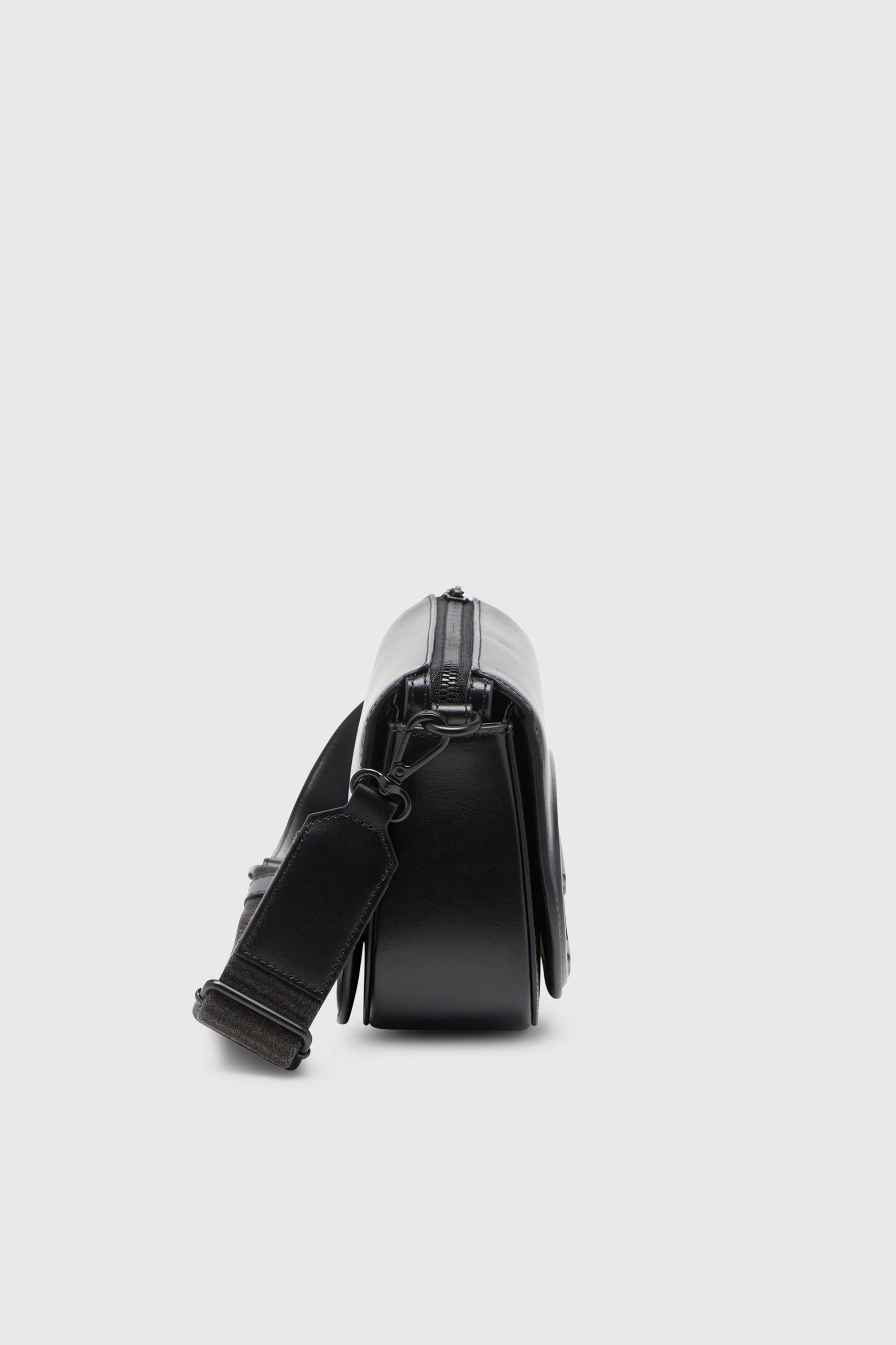 Diesel - 1DR CAMERA BAG, 1DR-Bolso camera de cuero de primera calidad Unisex in Negro - 5