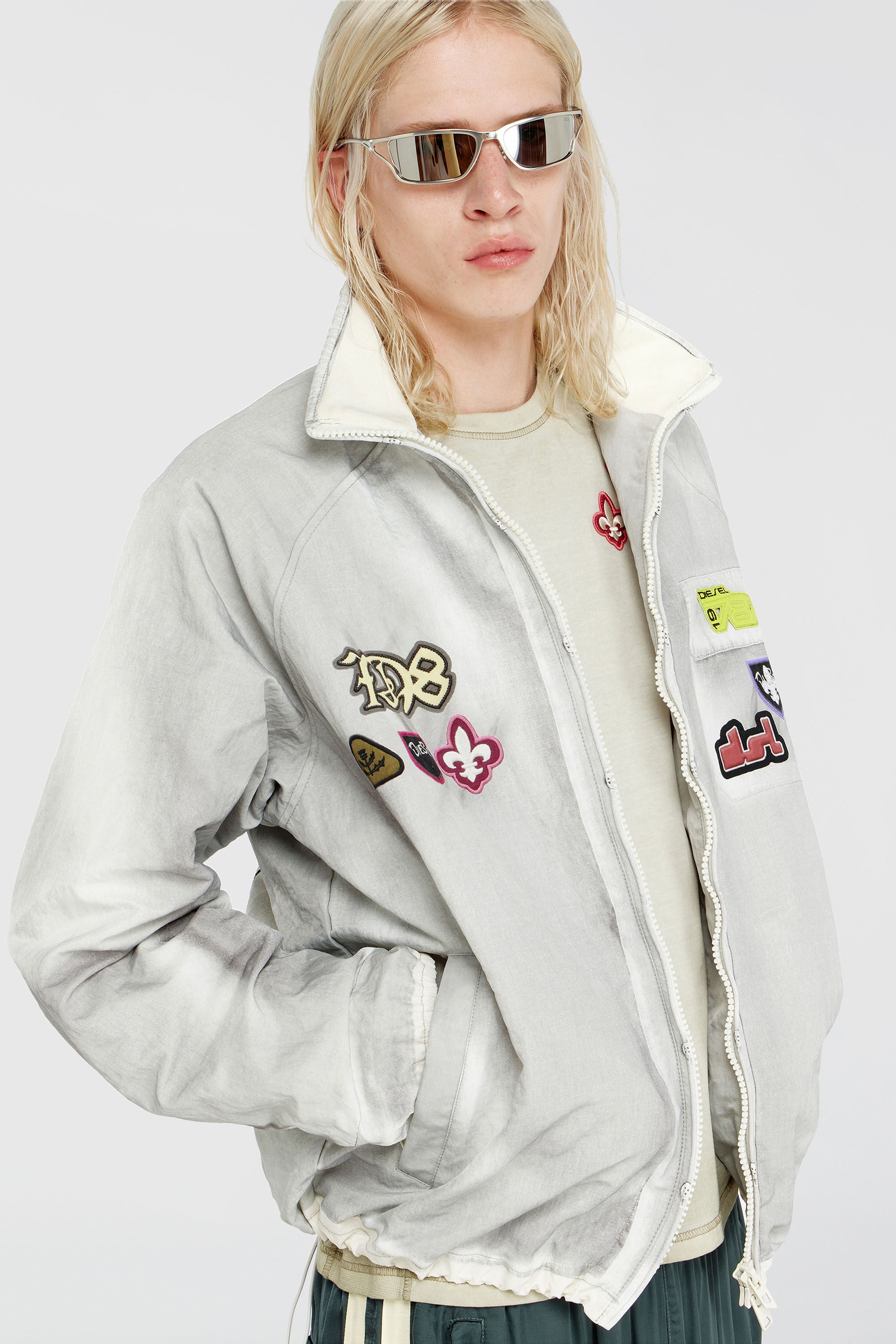 Diesel - J-PATCH, Cazadora cortavientos con parches trompe l&rsquo;oeil Hombre in Gris - 4