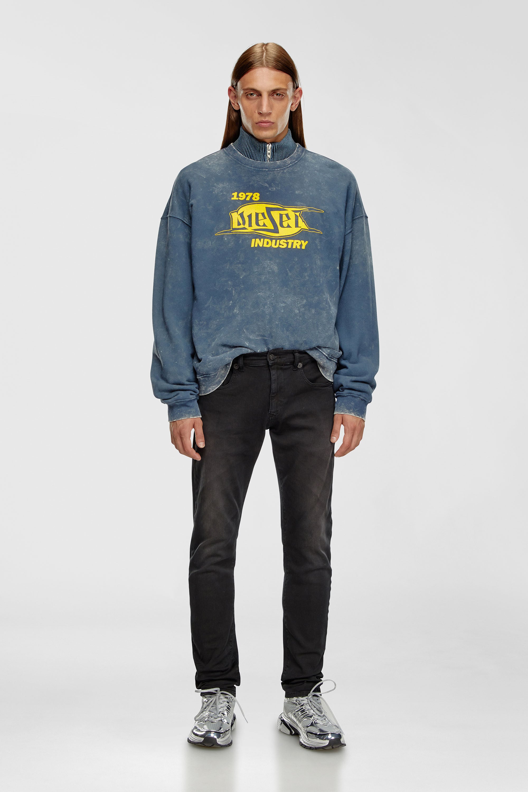 Diesel - Male's Slim 2060 D-Strukt Joggjeans&reg; 0670M, Black/Dark Grey - 1