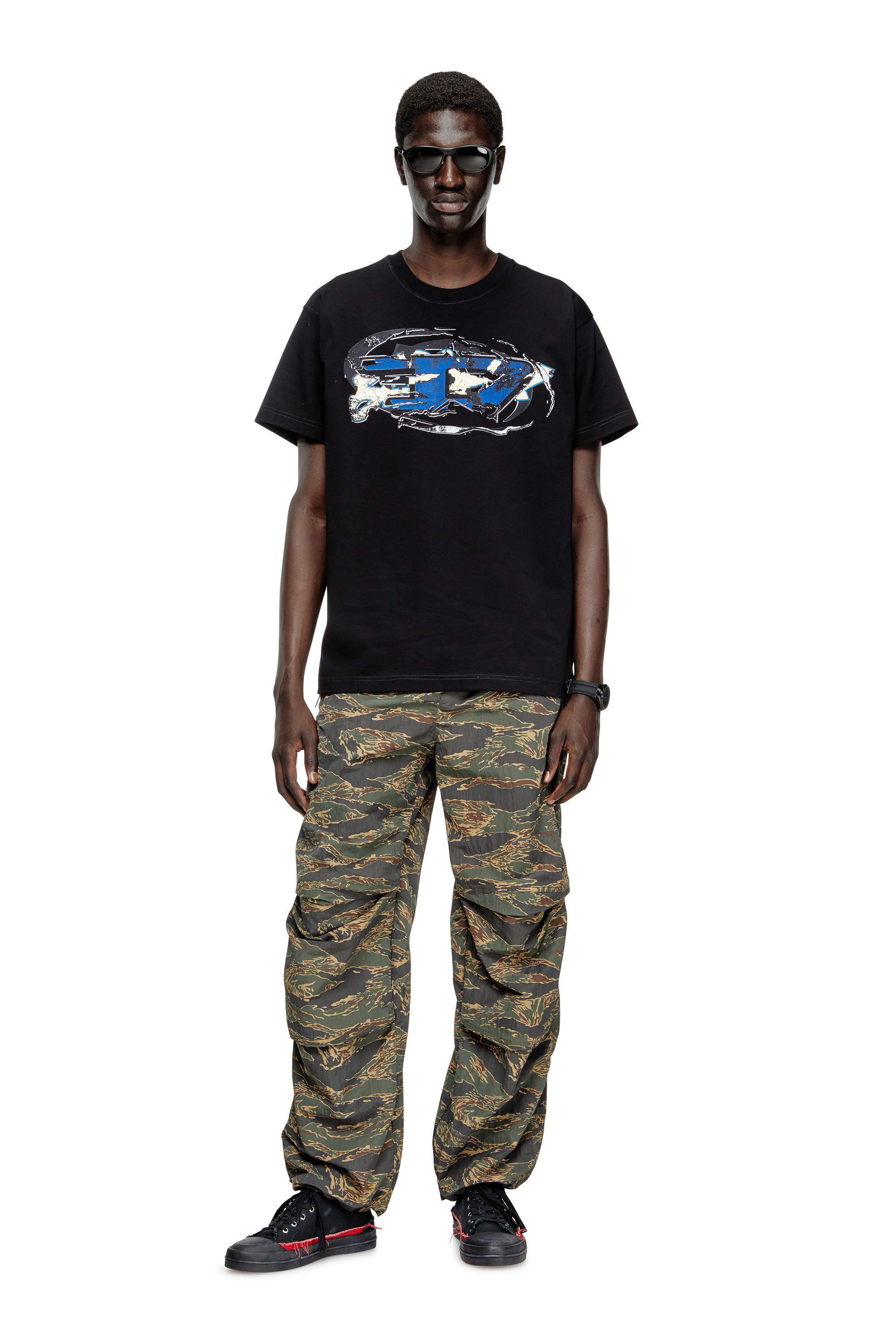 Men's T-shirt with Oval D logo | Black | Diesel