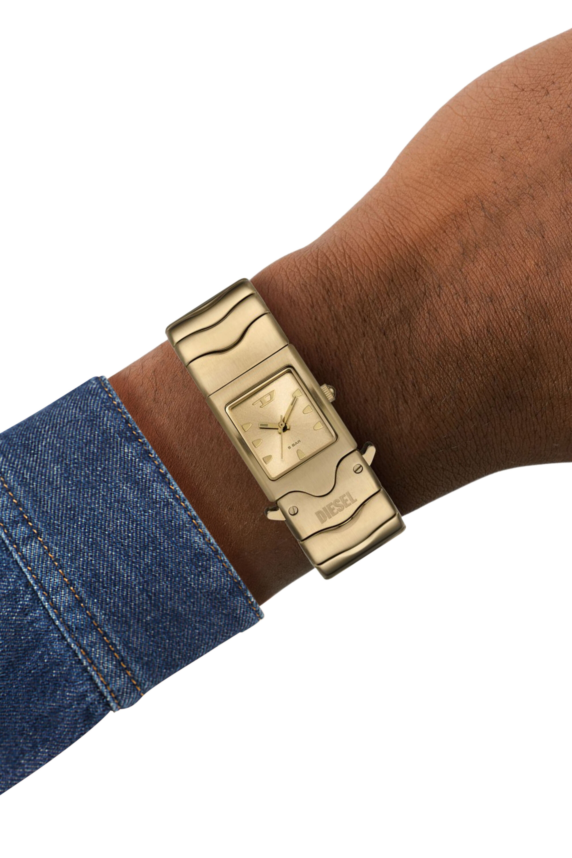 Diesel - DZ2223, Unisex's Diesel Closer Three-Hand Gold-Tone Stainless Steel Watch in Gold - 5