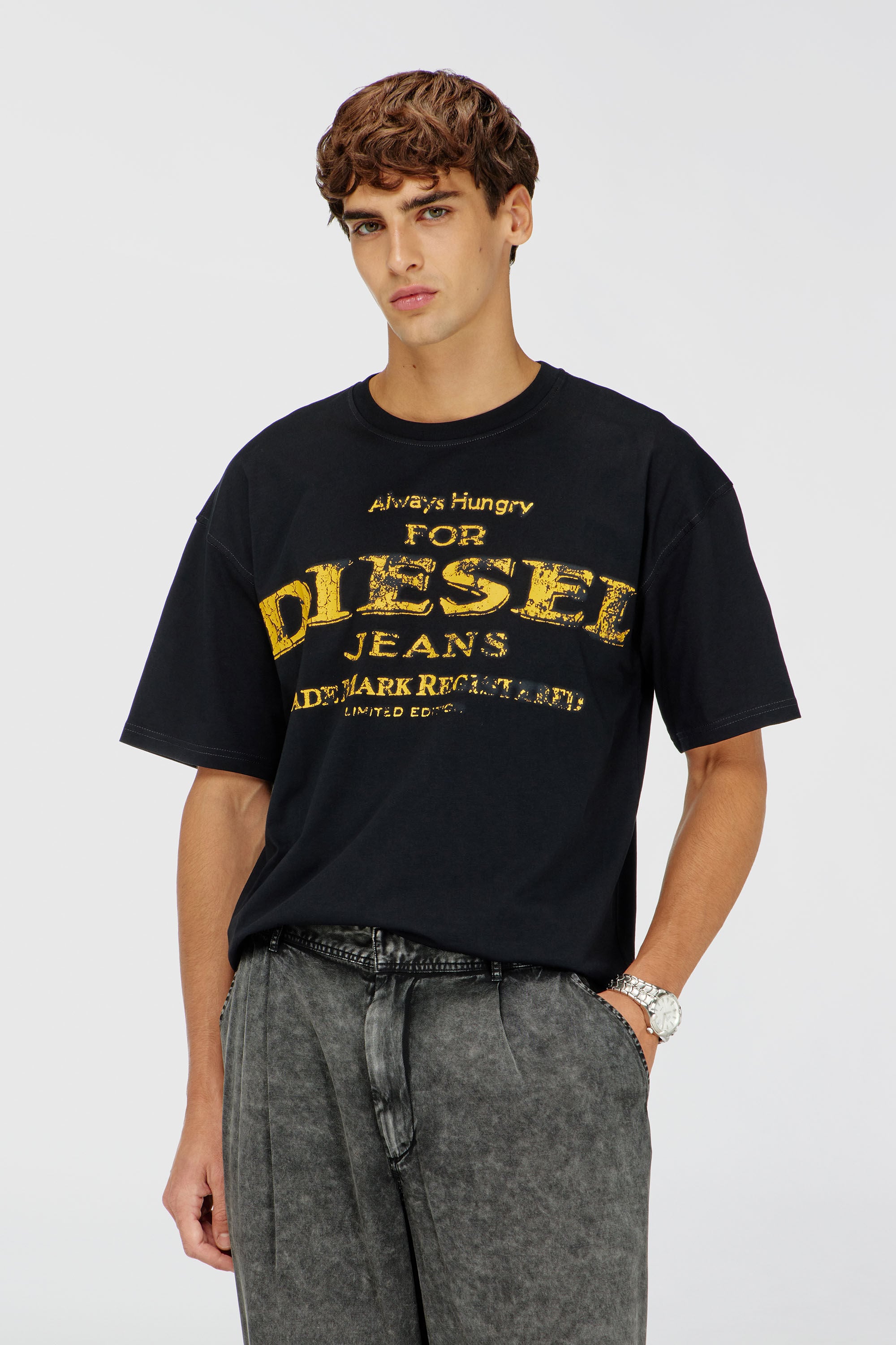Diesel - T-BOXT-B4, Man's T-shirt with crack-print logo in Black - 3