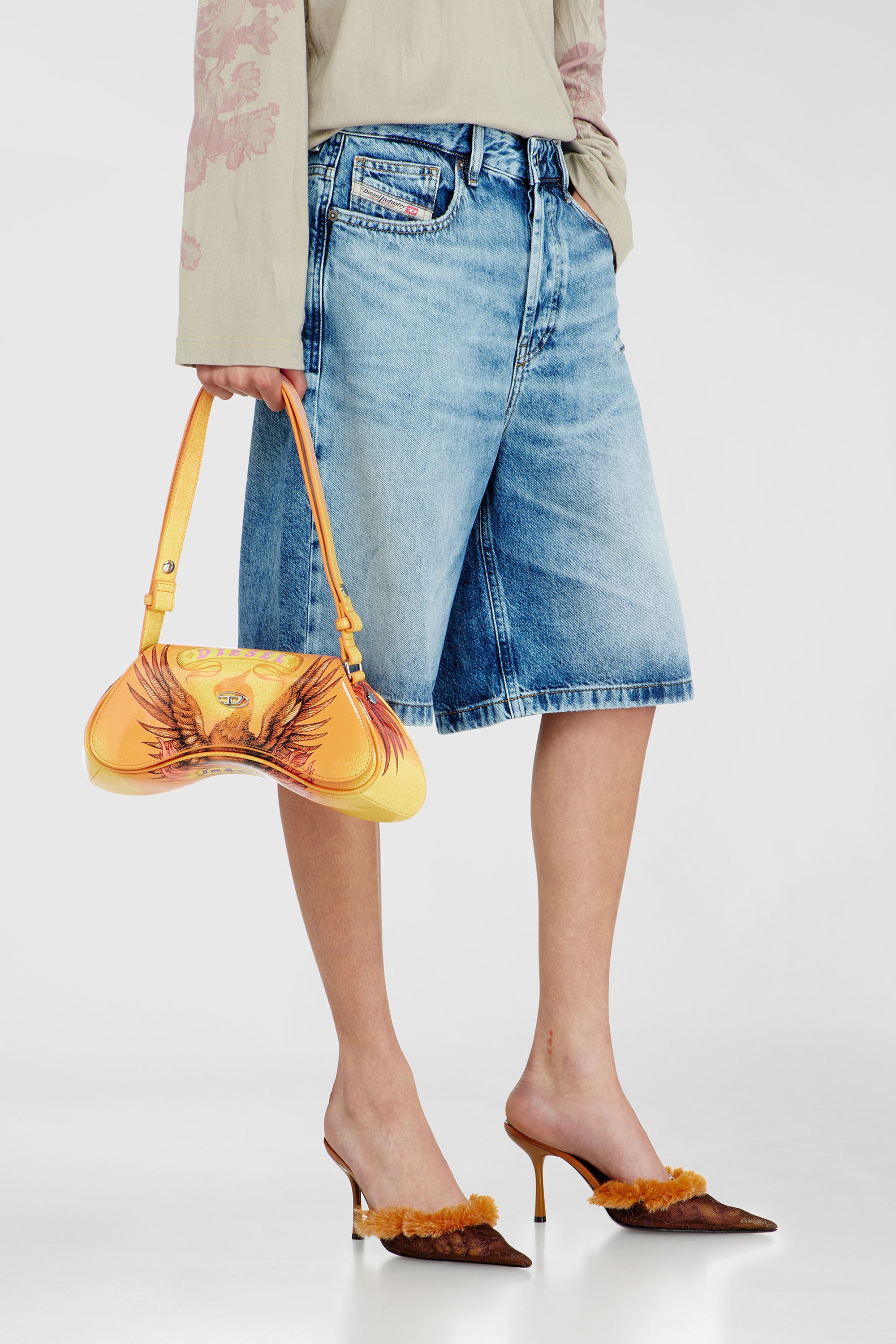 Diesel - DE-SIRE-SHORT, Shorts Relaxed en denim fluido con abrasiones Mujer in Azul marino - 5