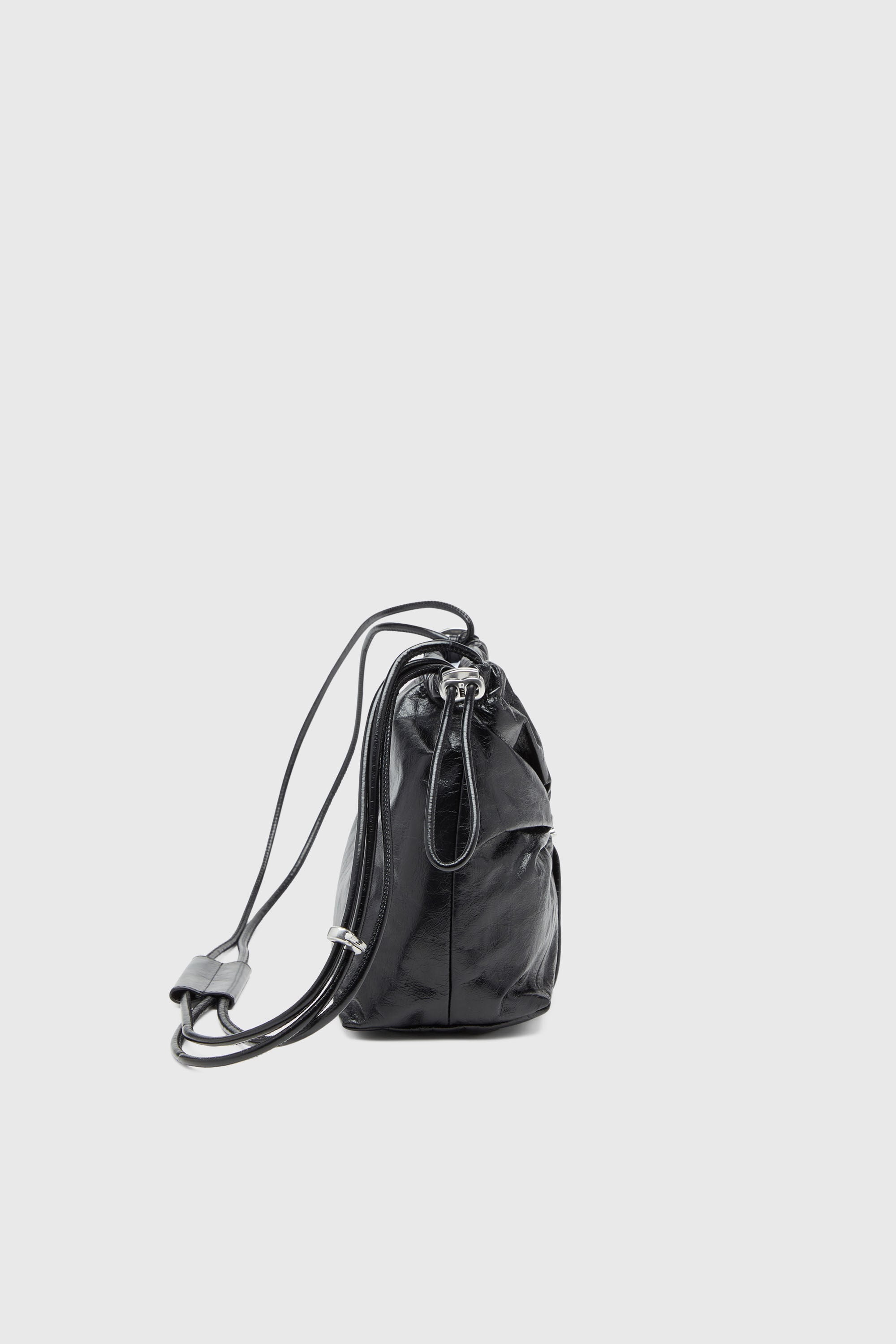 Diesel - SCRUNCH-D BUCKET, Scrunch-D-Bolso tipo cubo en cuero arrugado y brillante Mujer in Negro - 5