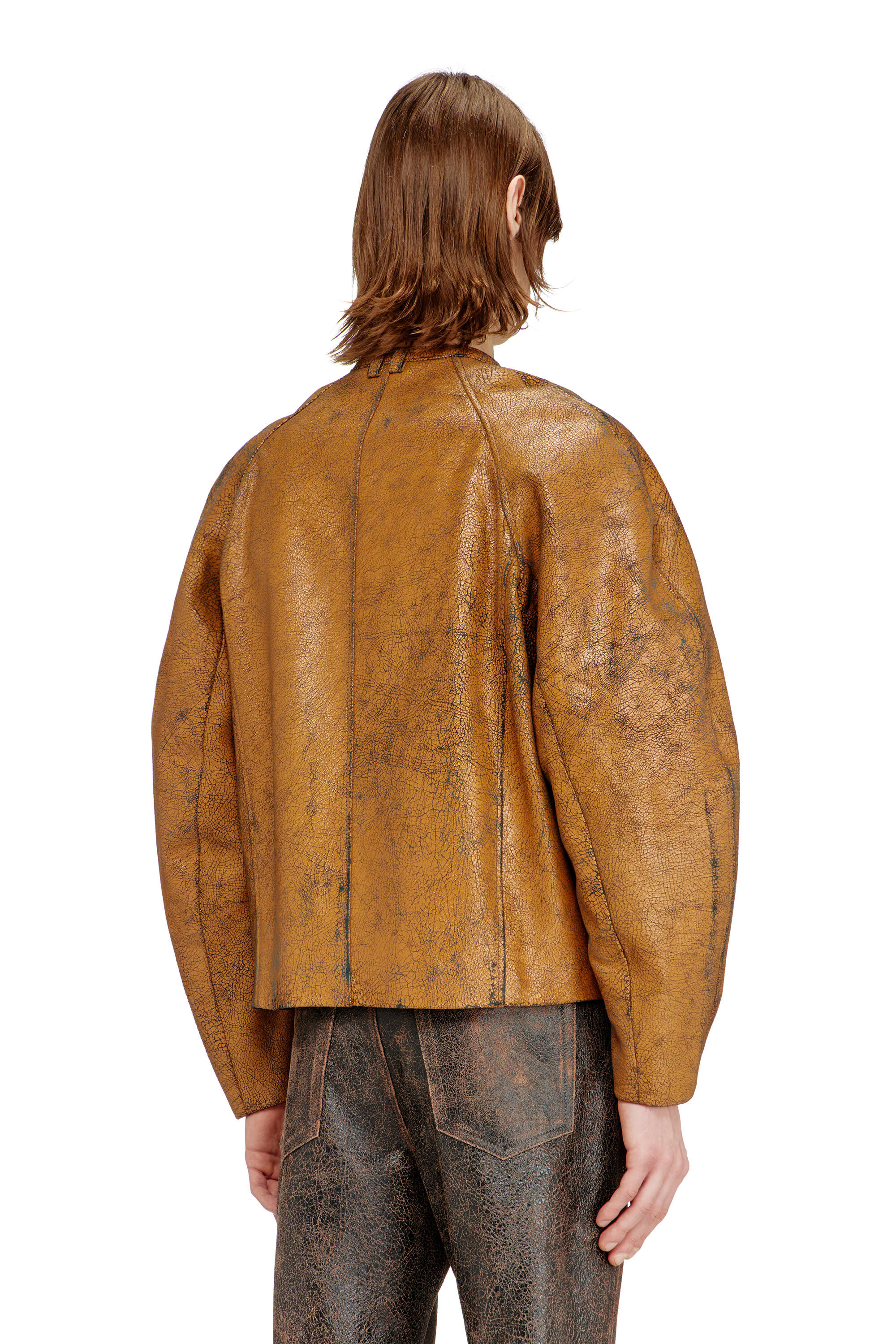 Diesel - L-NURI, Veste biker &agrave; manches cocon en cuir craquel&eacute; Homme in Marron - 5