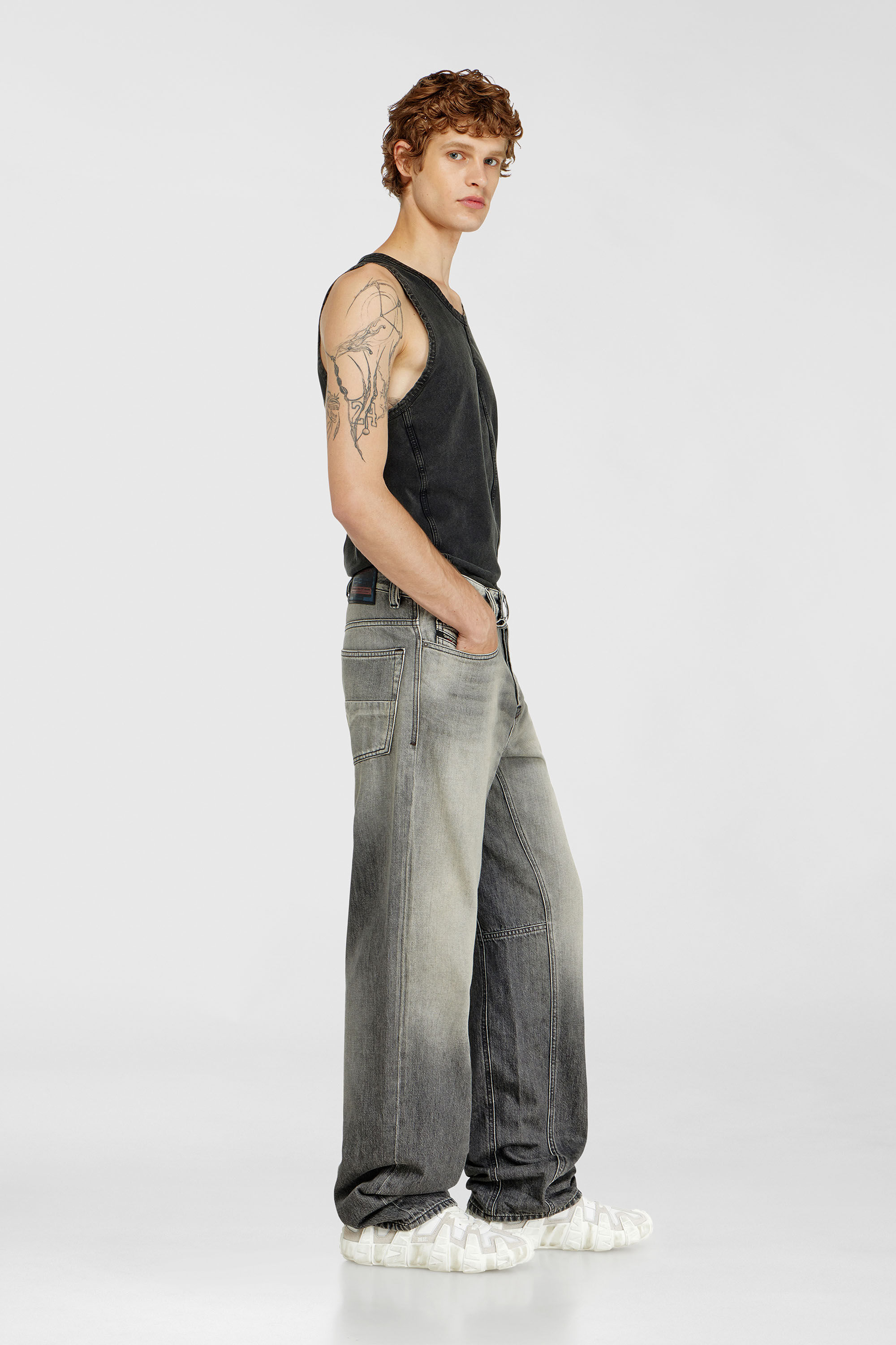 Men's Relaxed Jeans | Low Waist 2001 D-MacroGrey | Diesel US