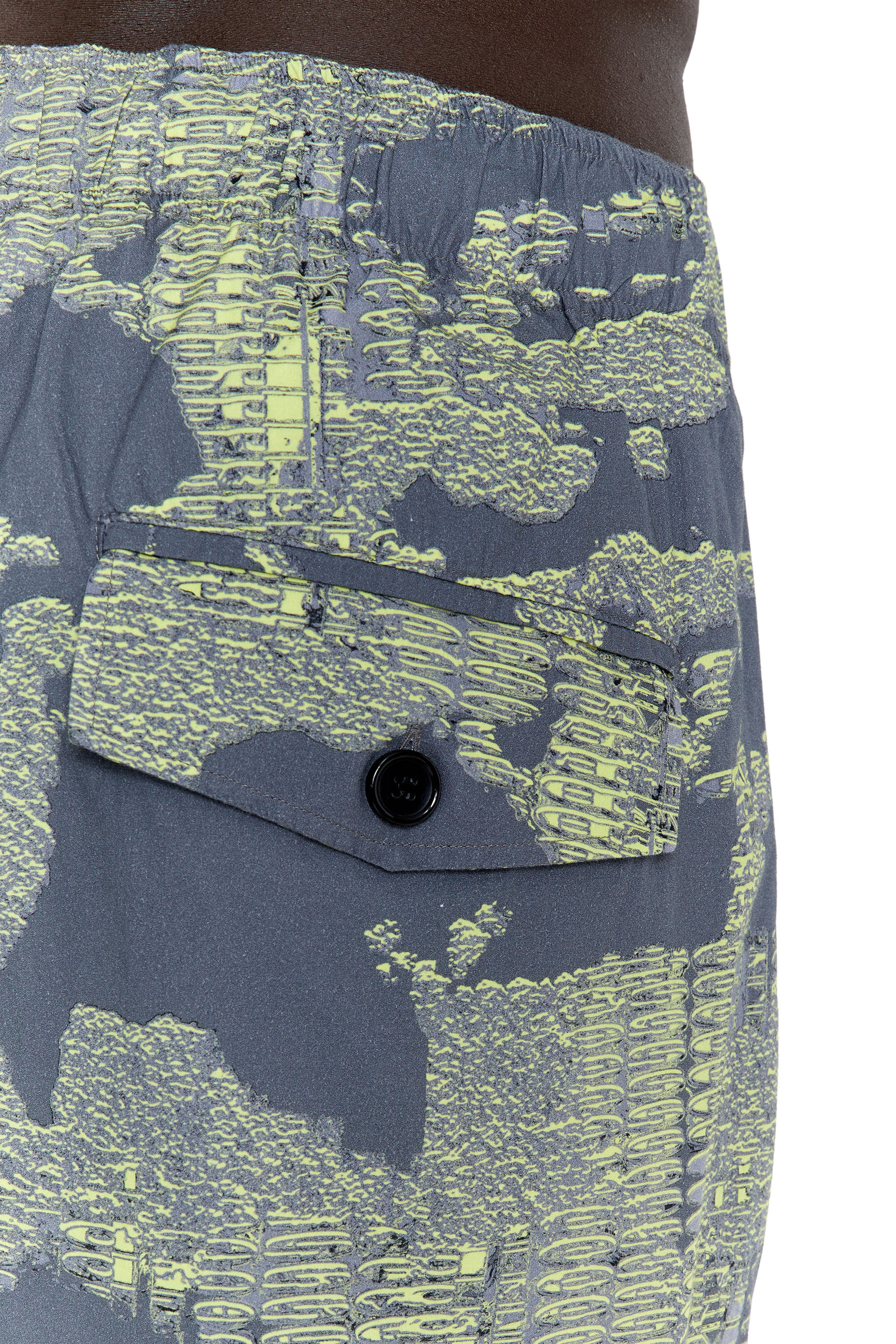 P-FERGY-E Man: Trousers with pixelated camo print | Diesel