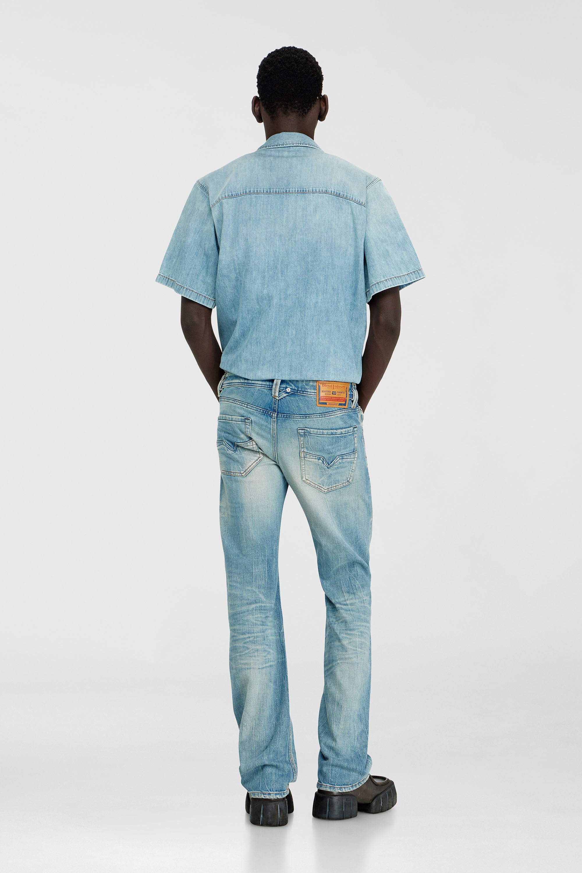 Men's Regular Jeans | Low Waist 1985 LarkeeLight Blue | Diesel US