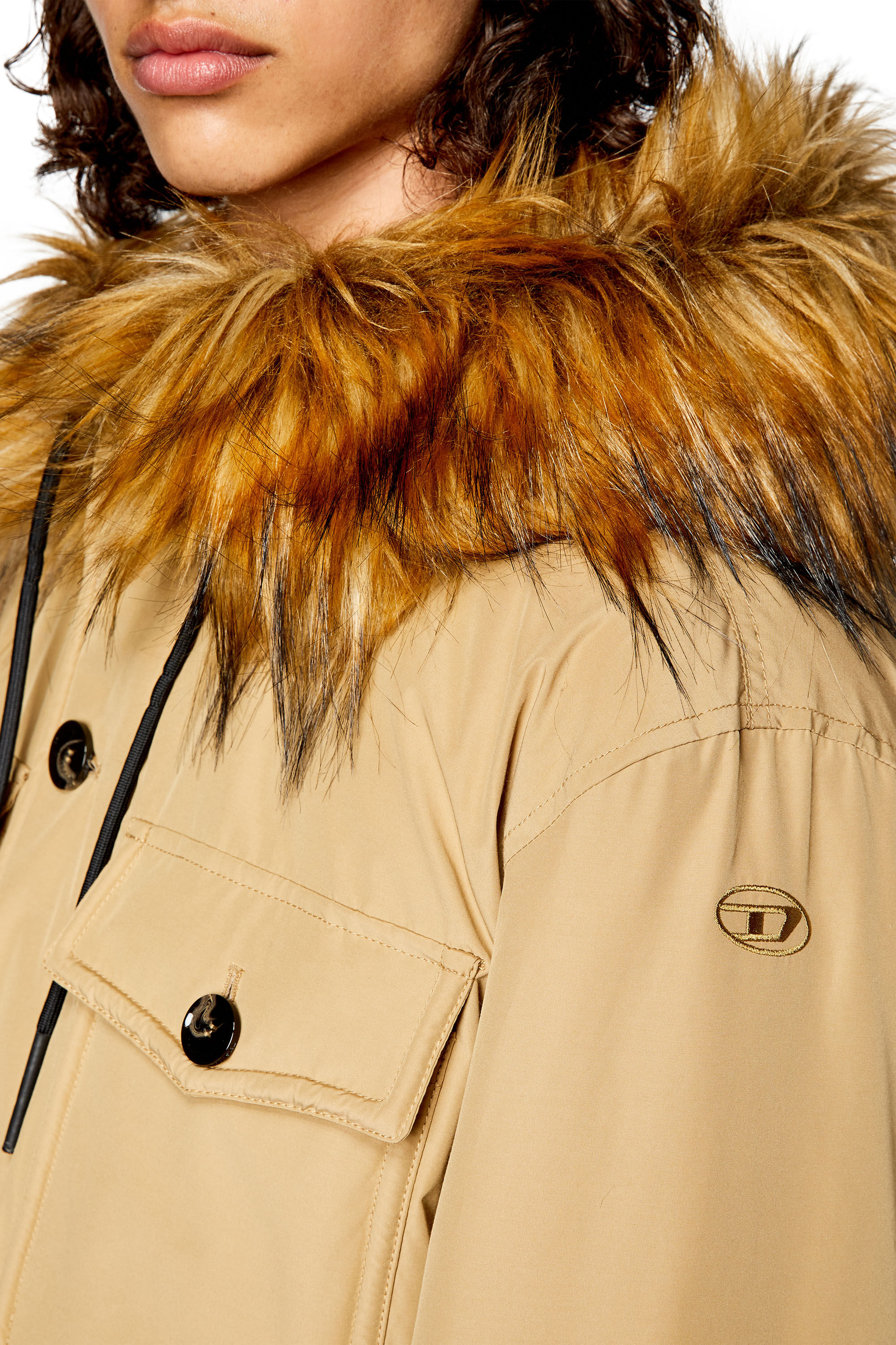 Diesel - W-JORGY, Parka matelassée avec bordure pelucheuse sur la capuche Homme in Marron - 6