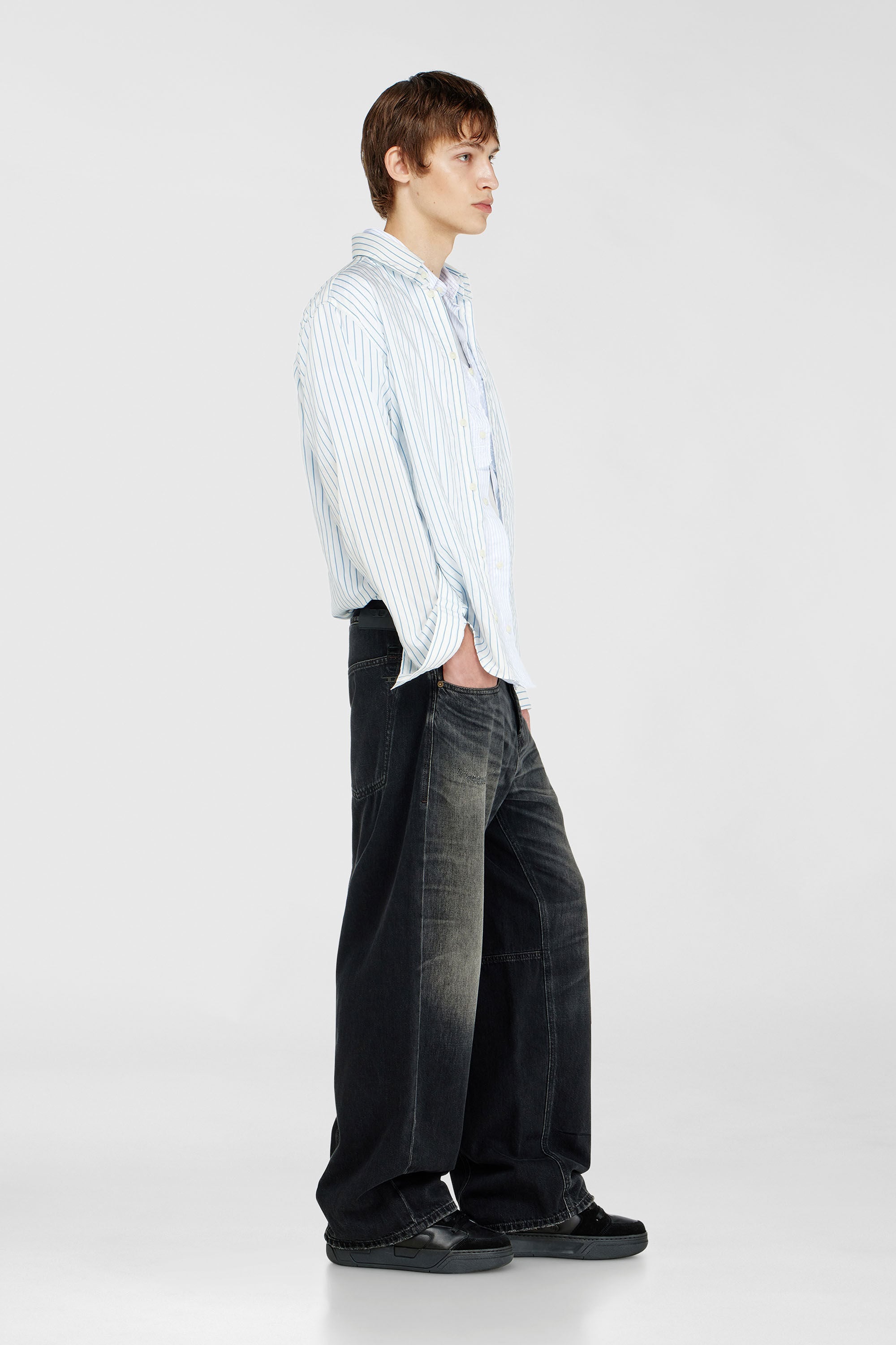 Diesel - Relaxed Jeans 1997 D-Enim-M 09P65 Unisex, Negro/Gris oscuro - 2