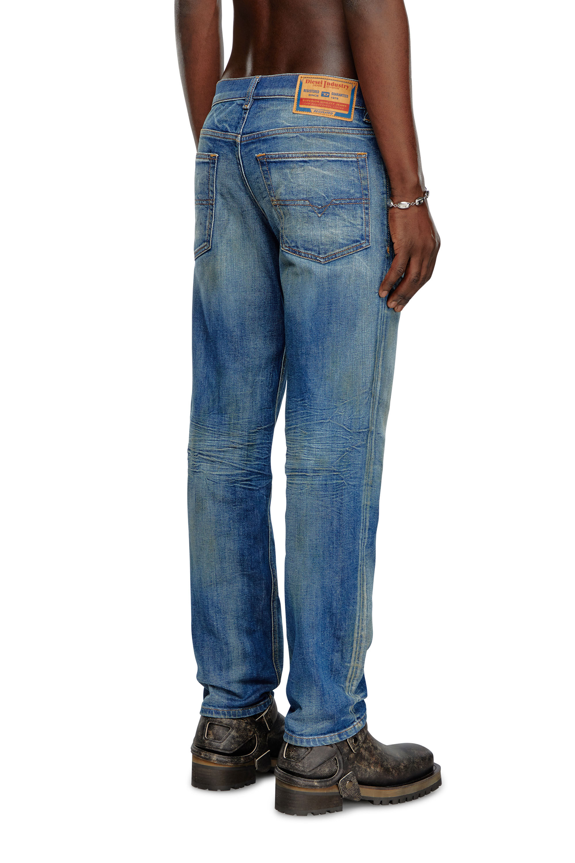 Diesel - Regular Jeans 2023 D-Finitive 09J66 Homme, Bleu moyen - Image 4