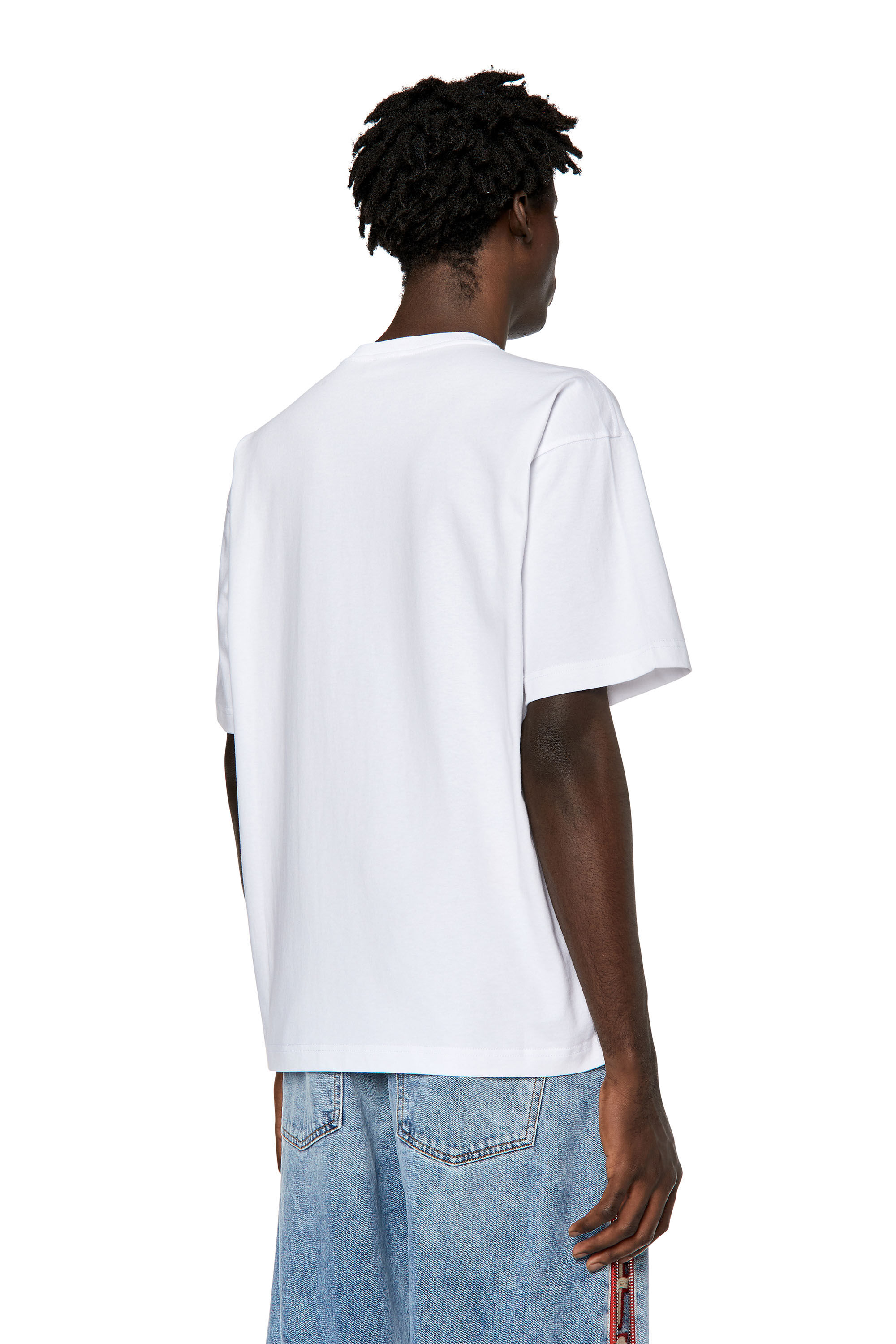 Diesel - T-NLABEL, T-shirt avec empiècement à logo effiloché Homme in Blanc - 5